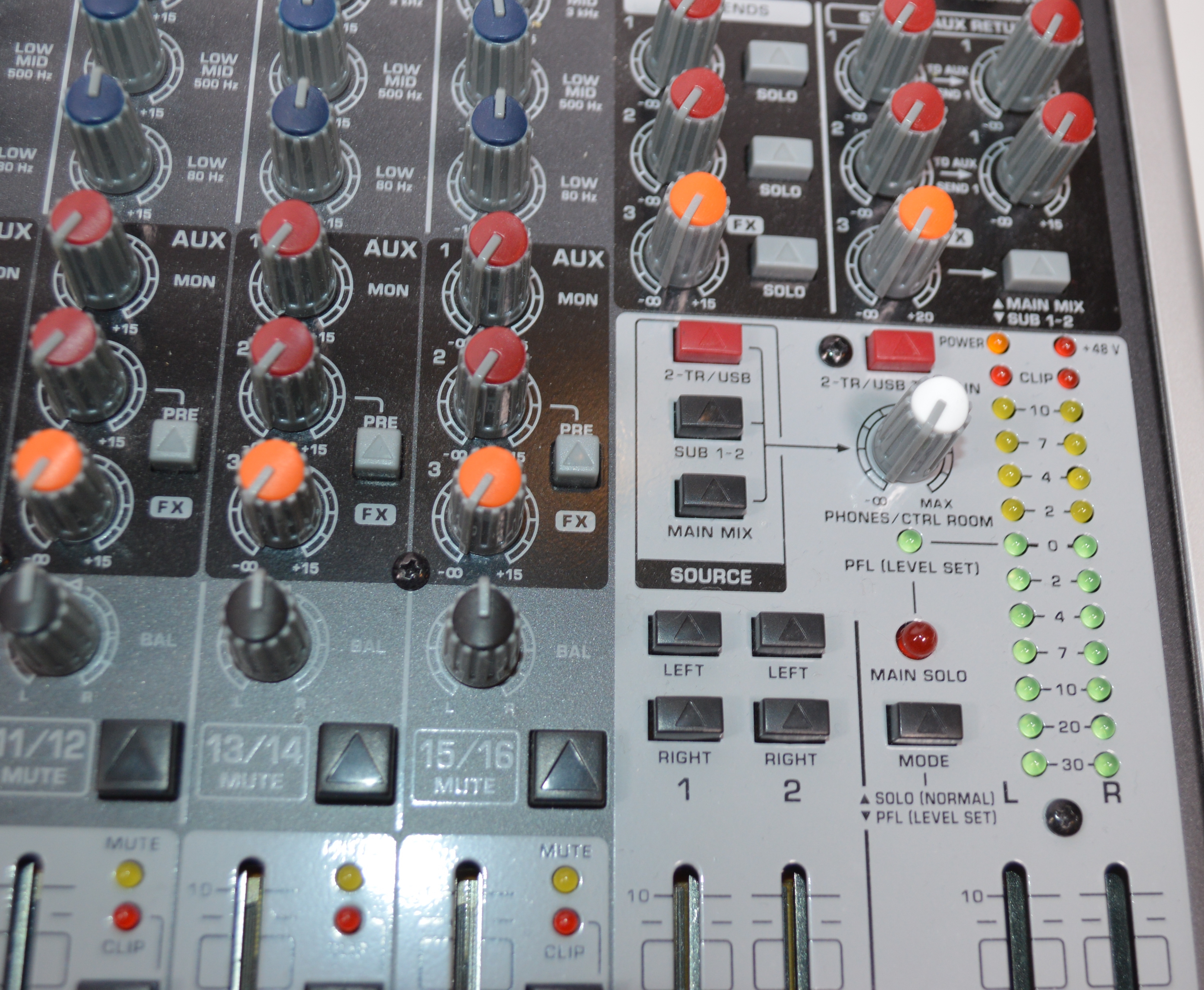 Behringer Xenyx Sound Mixer with USB and Effects