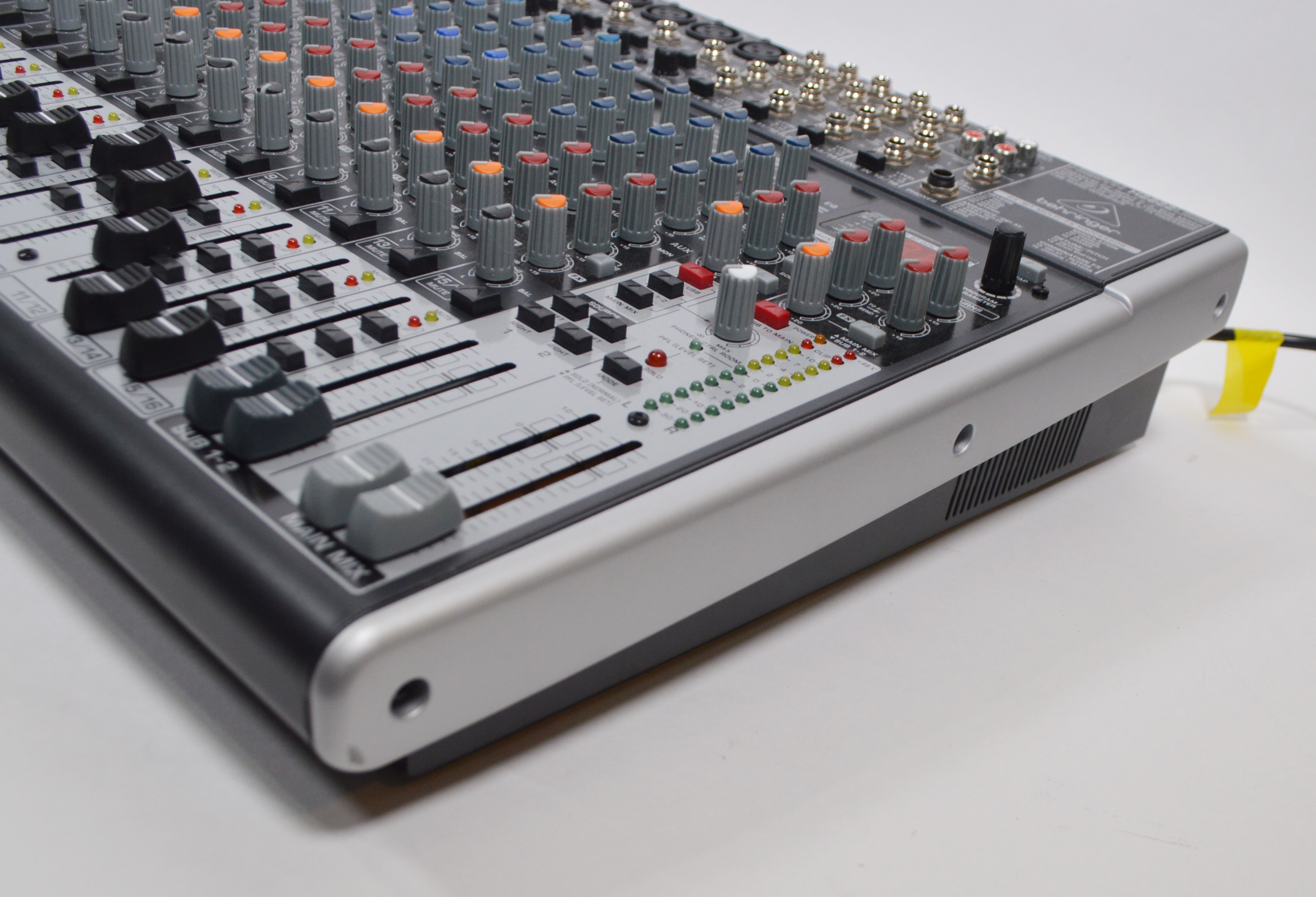 Behringer Xenyx Sound Mixer with USB and Effects