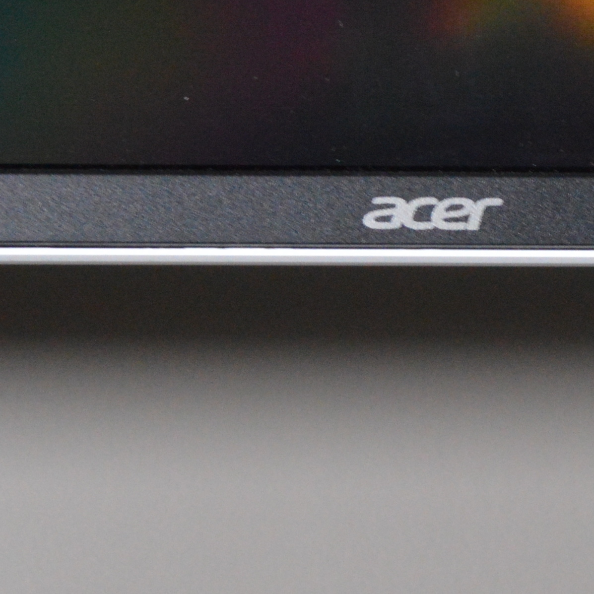 Acer 43" Widescreen LCD Monitor and Wall Mount