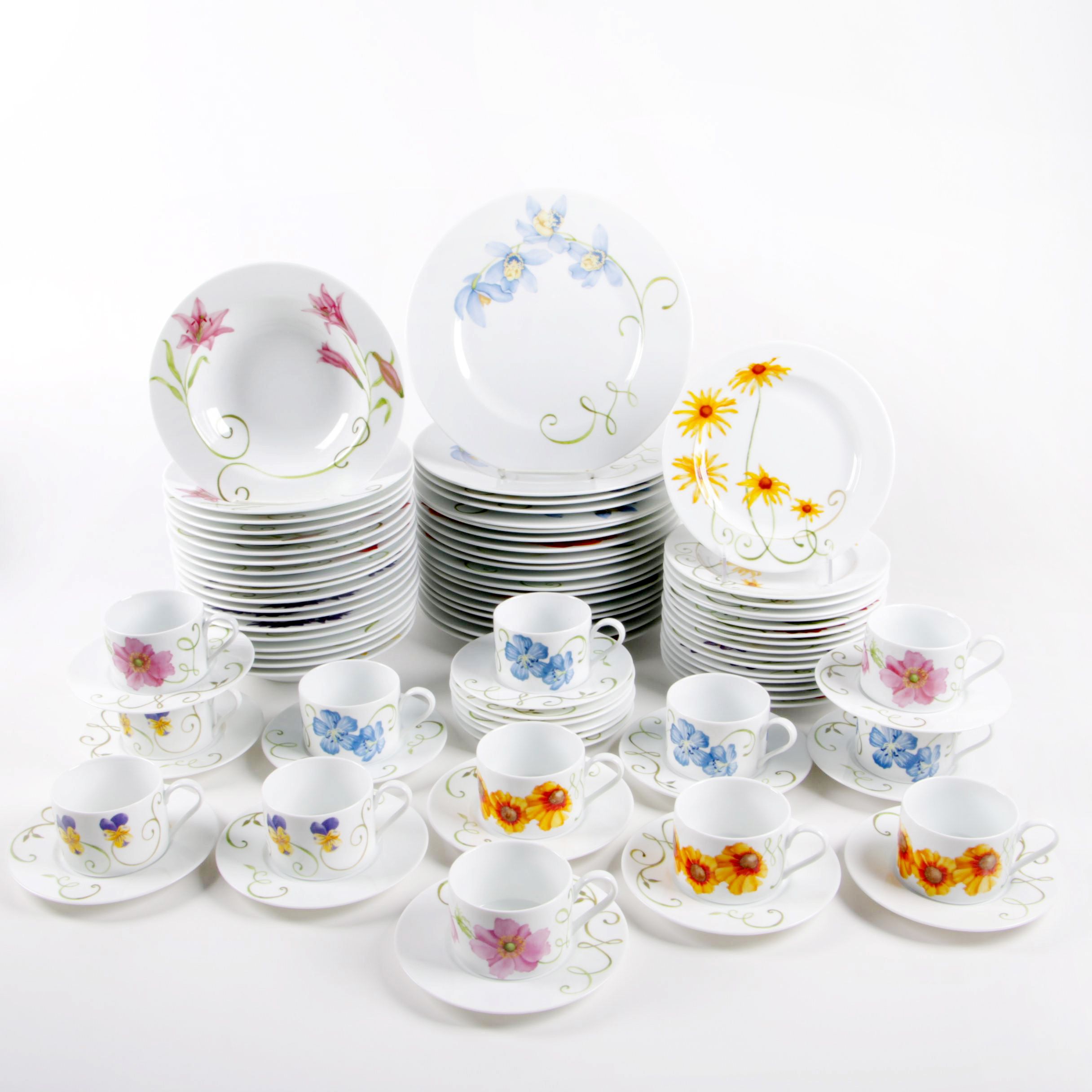 Westbury Court "Lyrical Blooms" Porcelain Dinnerware, Late 20th Century