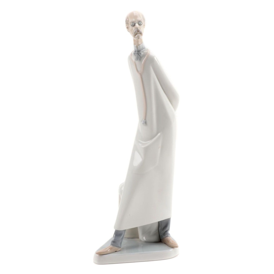 Lladró "Doctor" Porcelain Figurine Designed by Salvador Furió, Late 20th Century