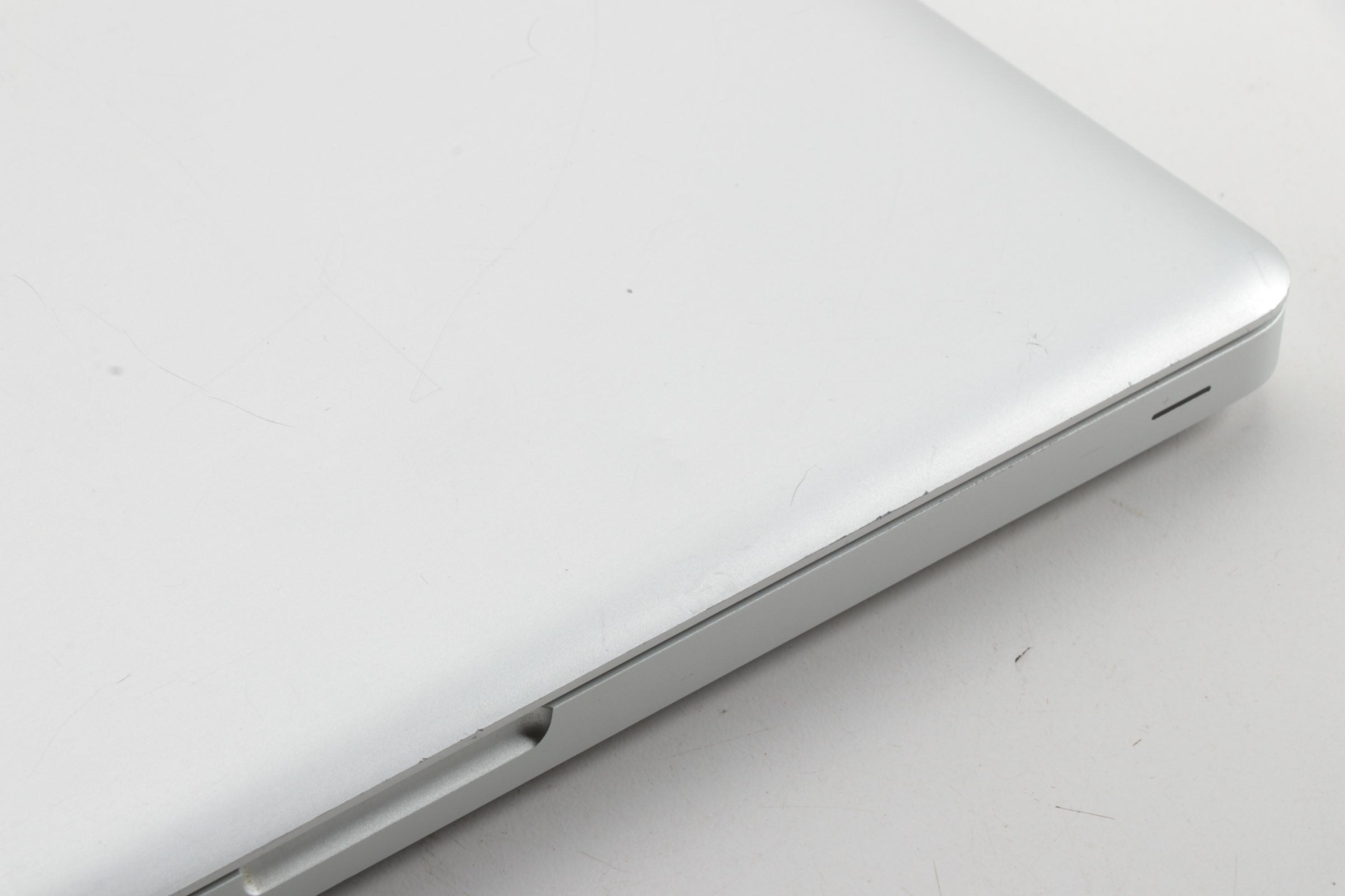 13" Apple MacBook Pro "Core 2 Duo" 2.26 Laptop with Power Adapter, Mid-2009