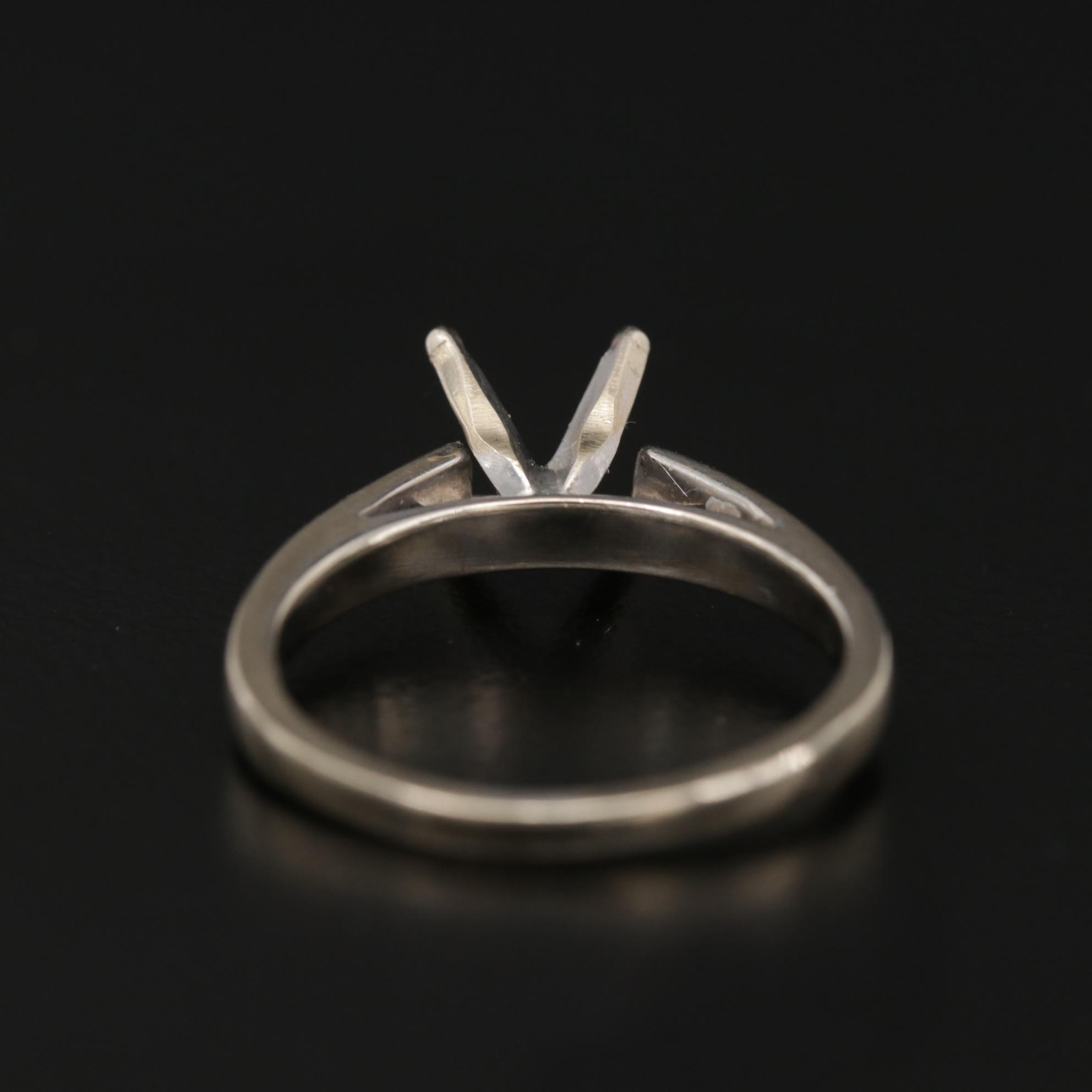 18K White Gold Ring Mount