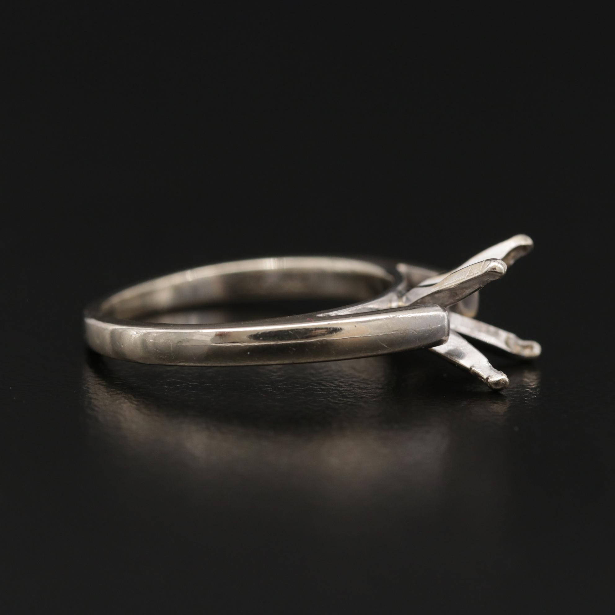 18K White Gold Ring Mount