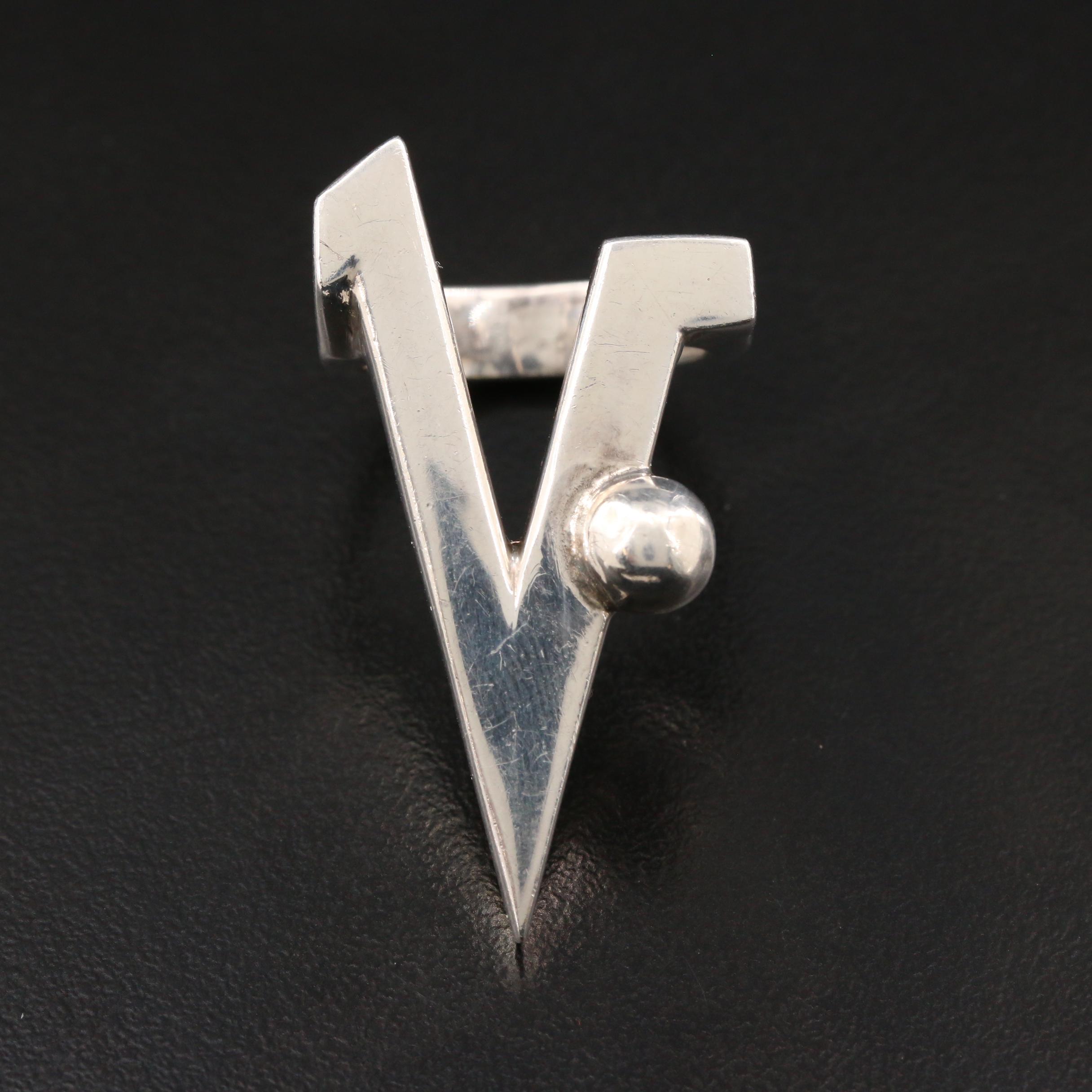 Sterling Silver 'V' Ring