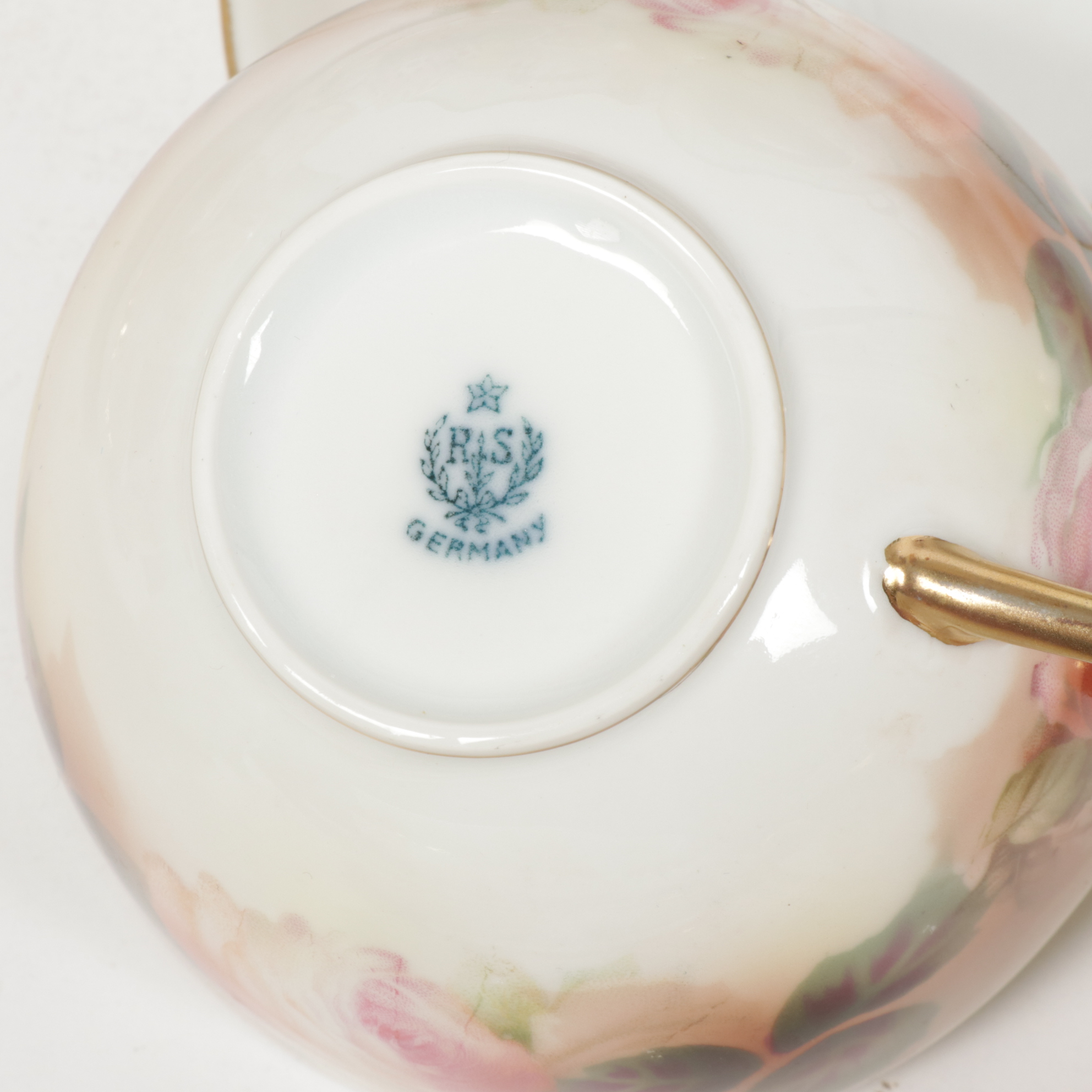 Haviland and Other Porcelain Teacups and Saucers, Early to Late 20th C.