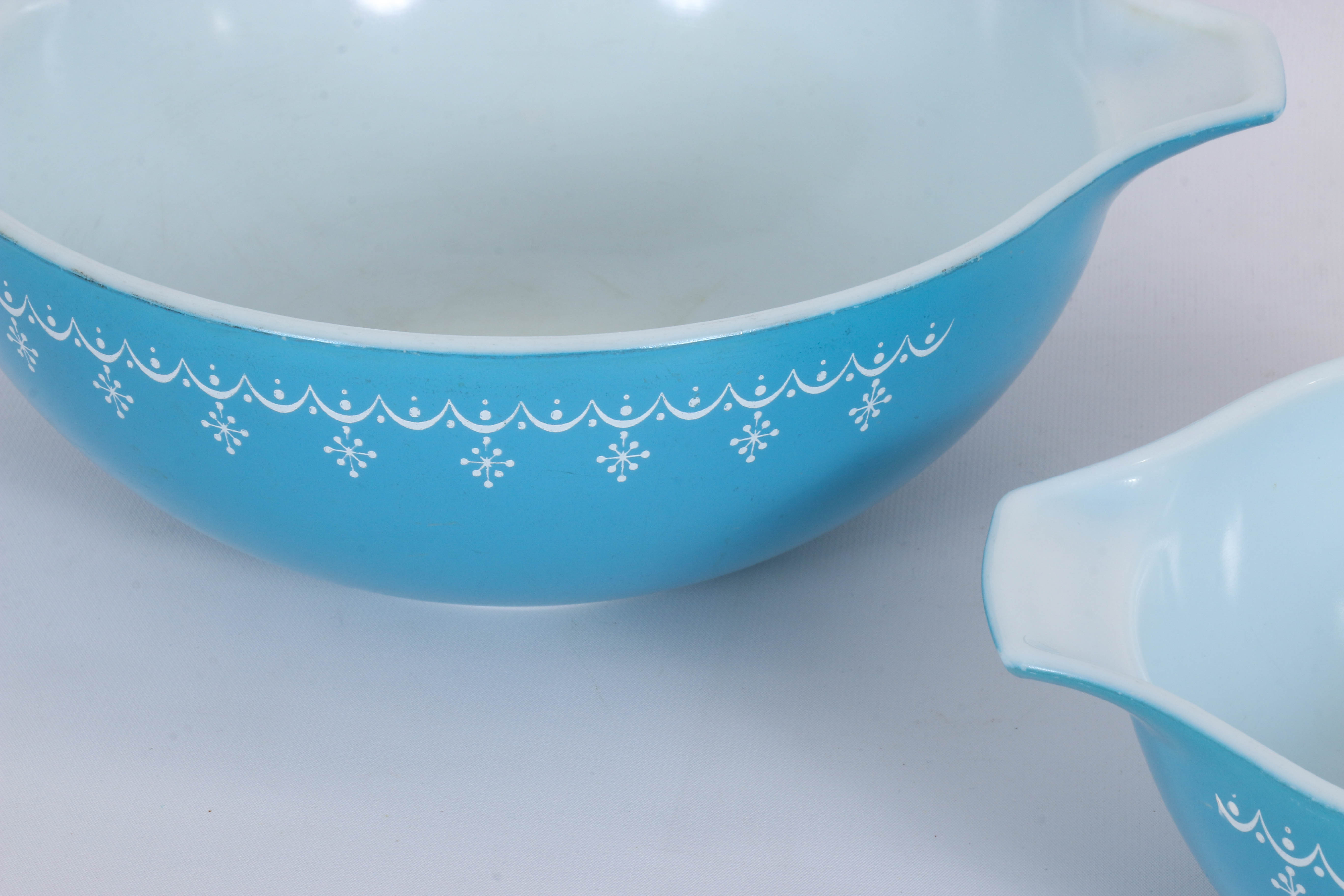 Pyrex "Snowflake" Glass Cinderella Bowls, Mid-20th Century