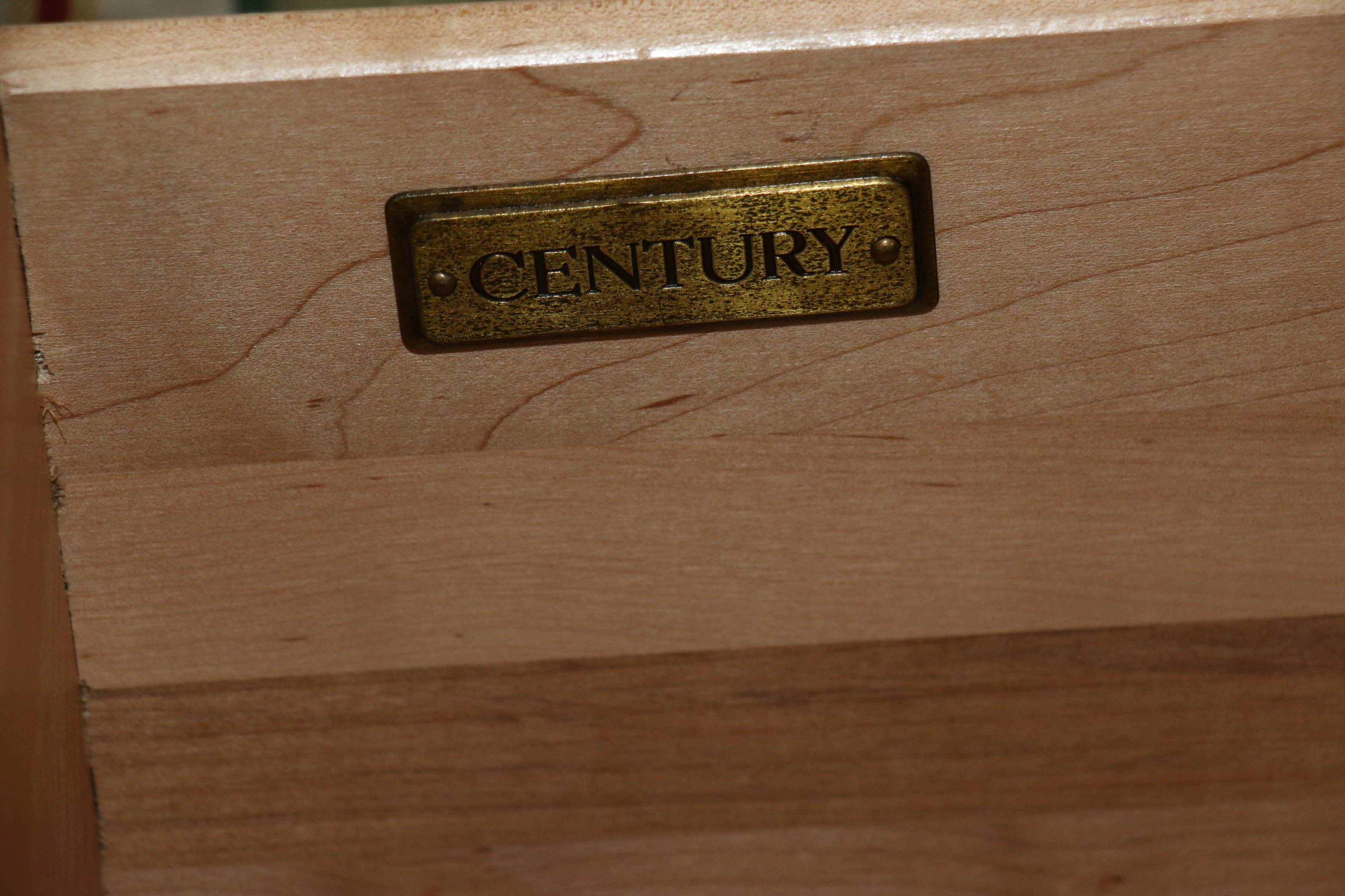 Leggett & Platt Queen Adjustable Platform Bed with Century Frame & Nightstand