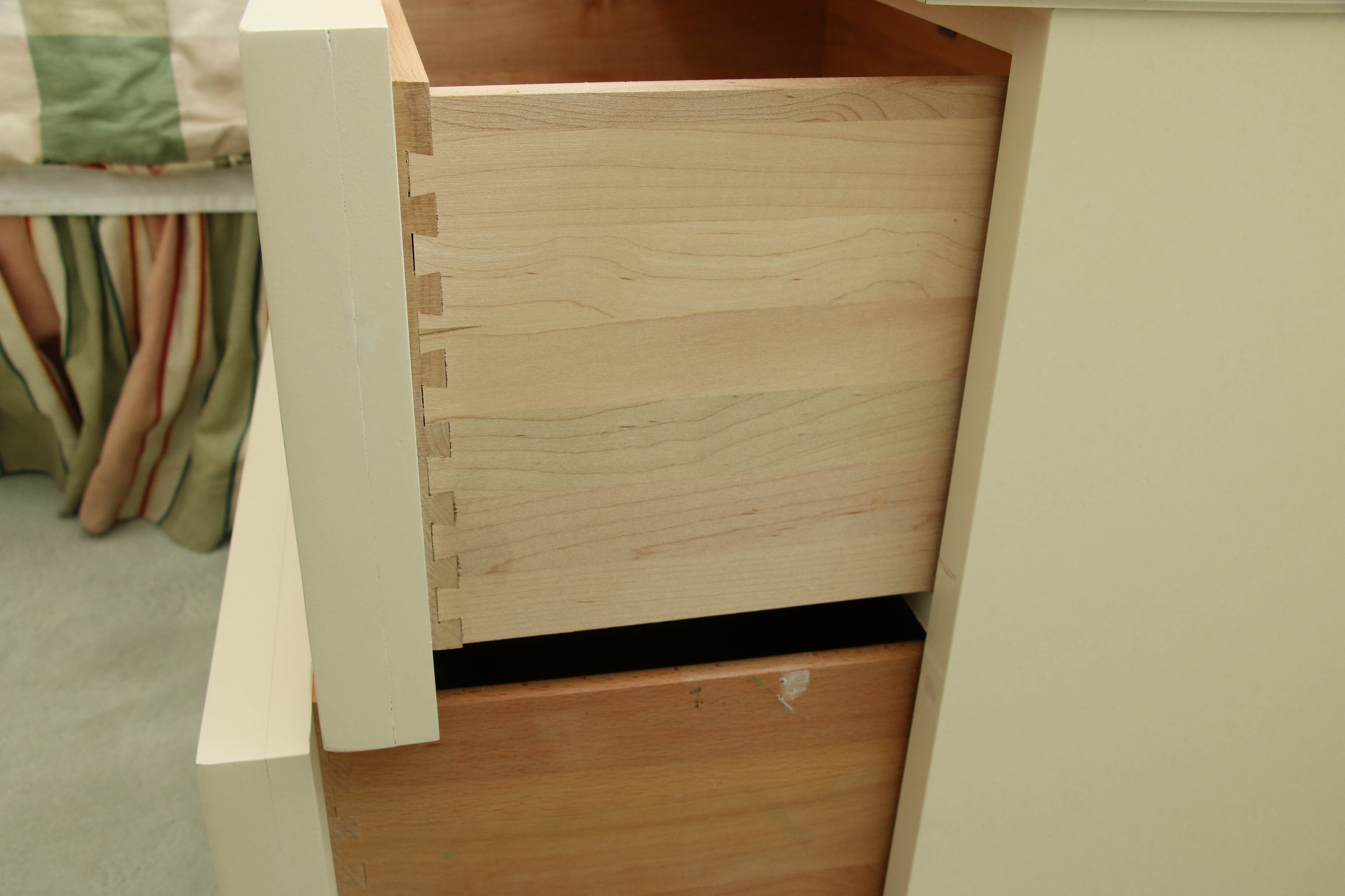 Leggett & Platt Queen Adjustable Platform Bed with Century Frame & Nightstand