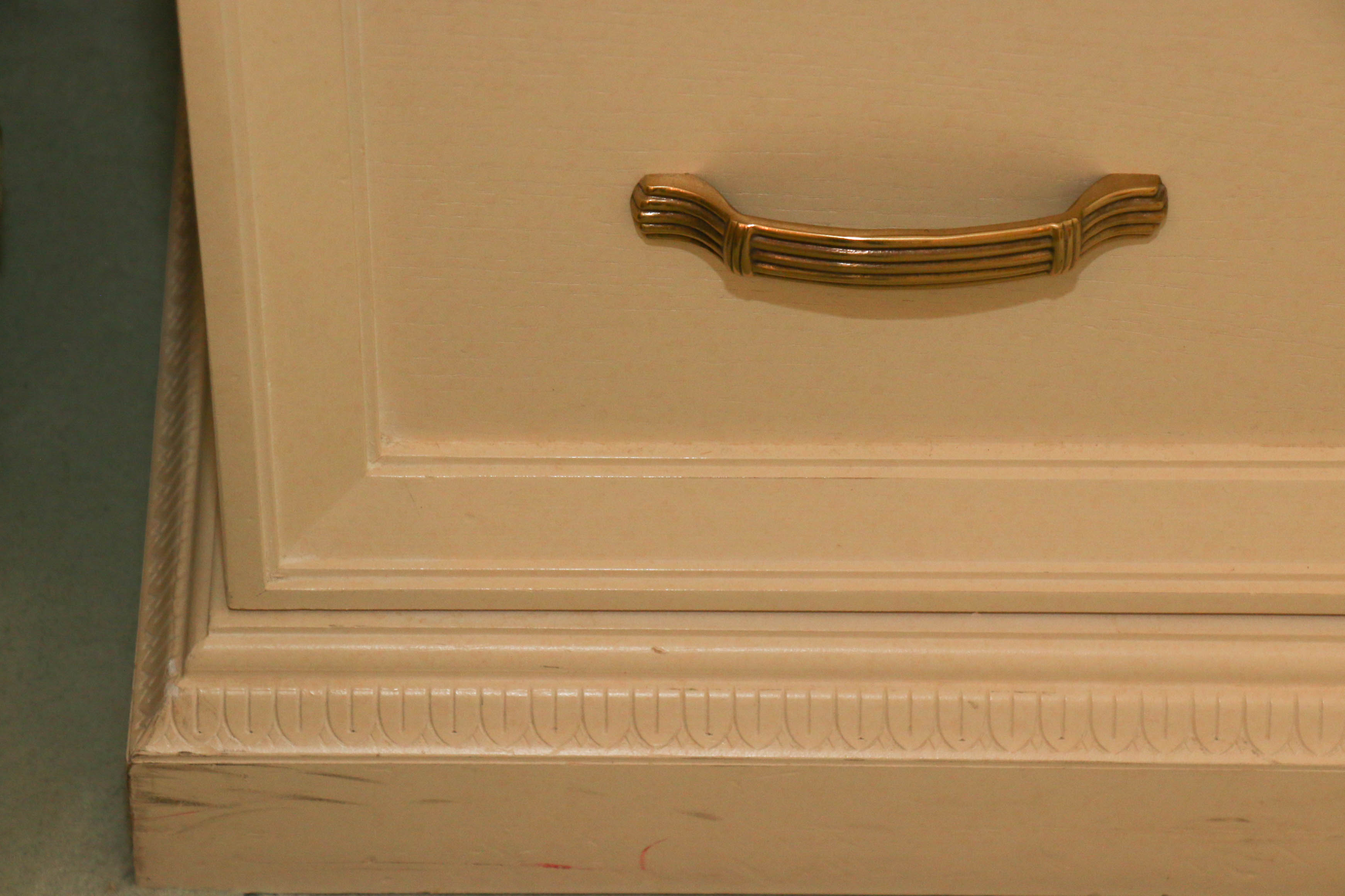 Leggett & Platt Queen Adjustable Platform Bed with Century Frame & Nightstand