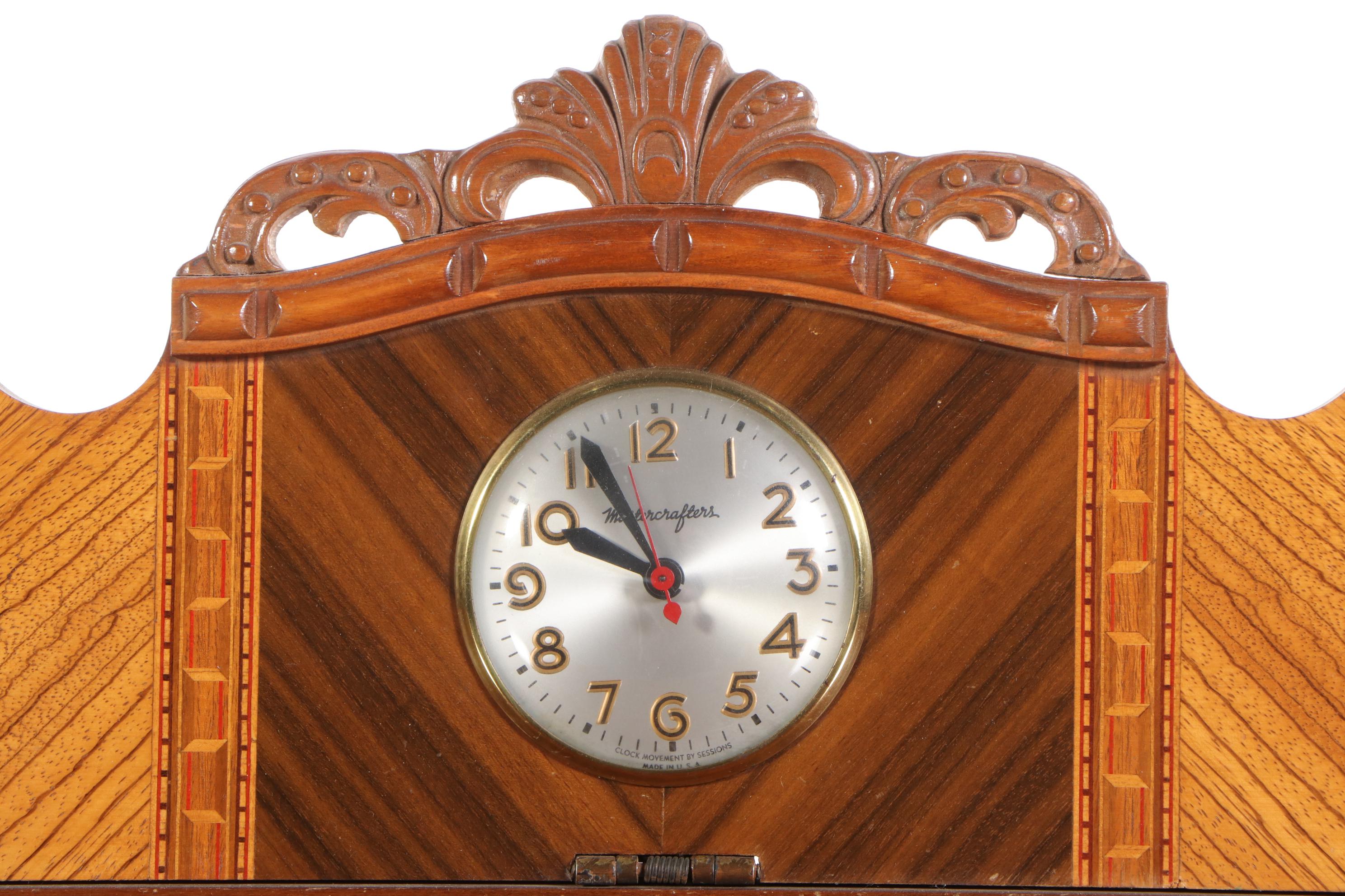 Roos Art Deco Walnut and Cedar Blanket Chest with Clock Splash, circa 1930