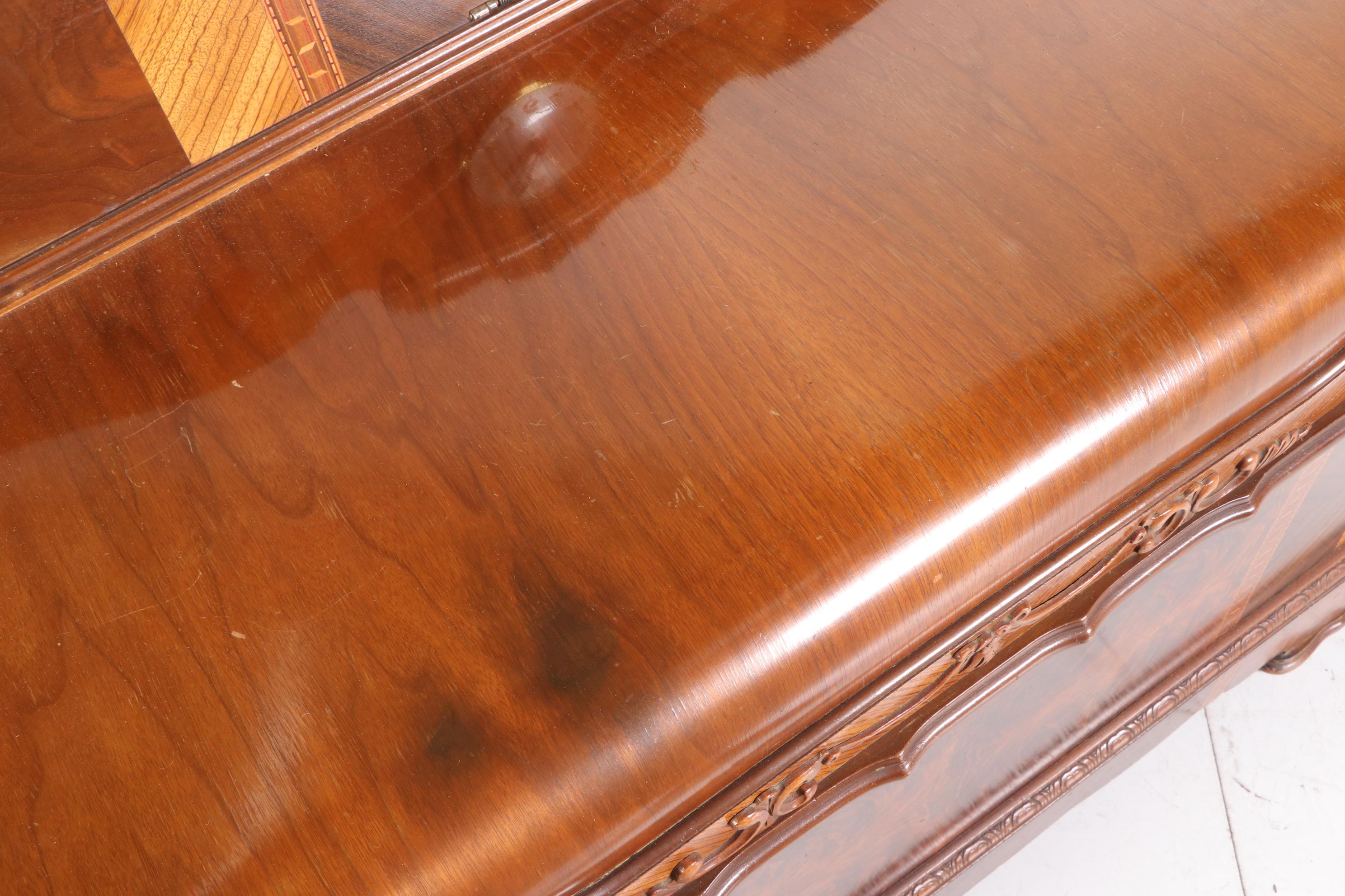 Roos Art Deco Walnut and Cedar Blanket Chest with Clock Splash, circa 1930