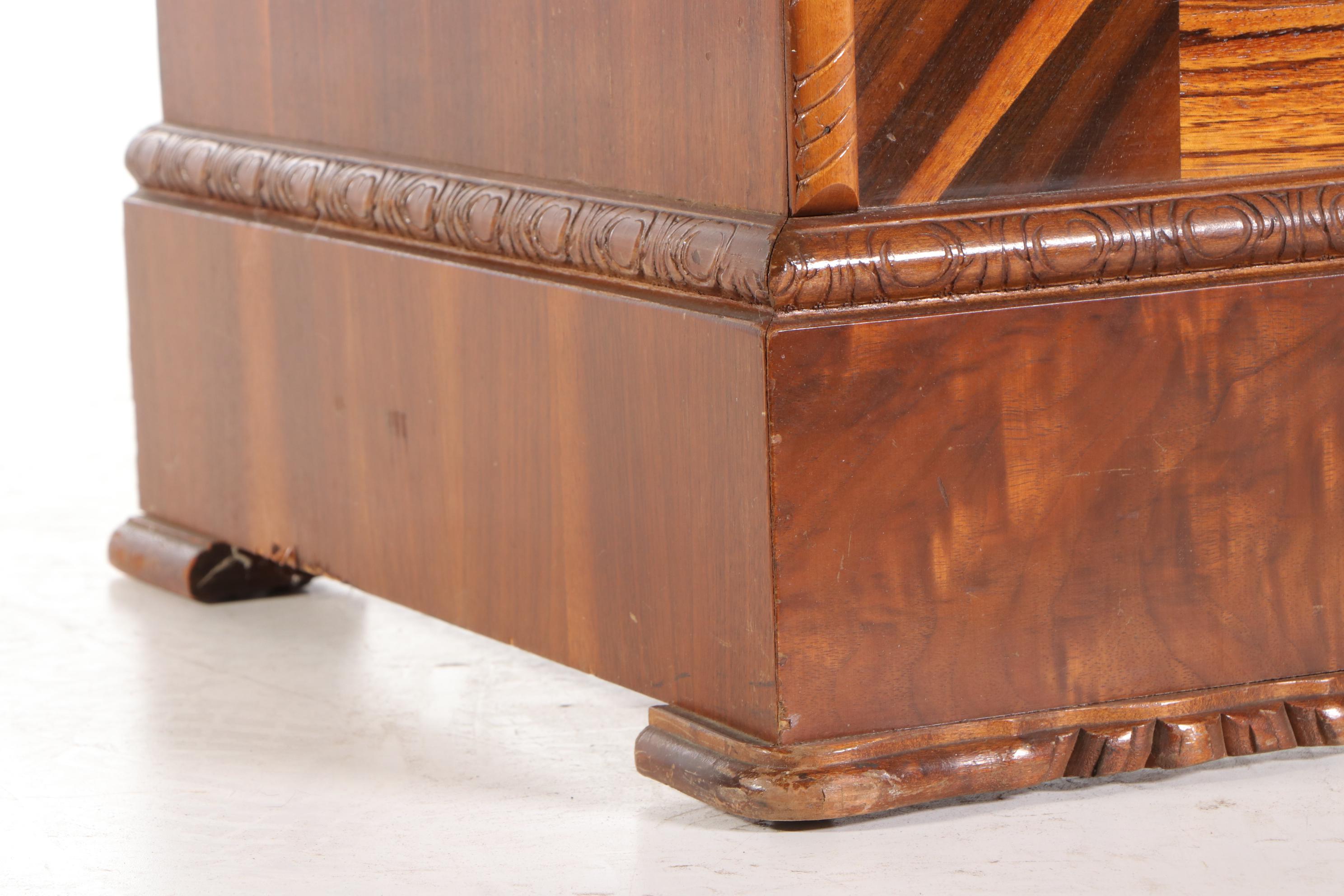 Roos Art Deco Walnut and Cedar Blanket Chest with Clock Splash, circa 1930