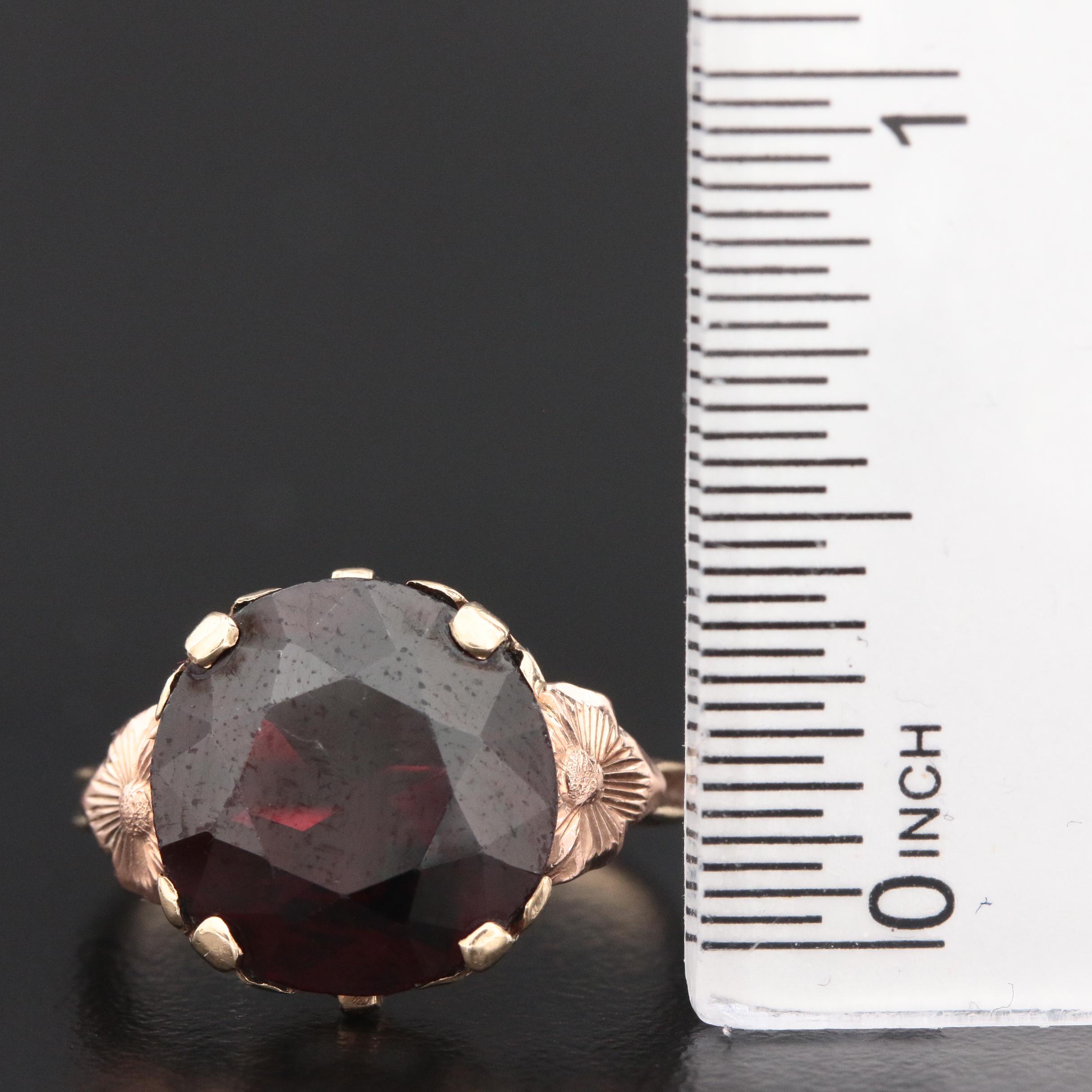 Vintage 10K Yellow Gold Garnet Ring