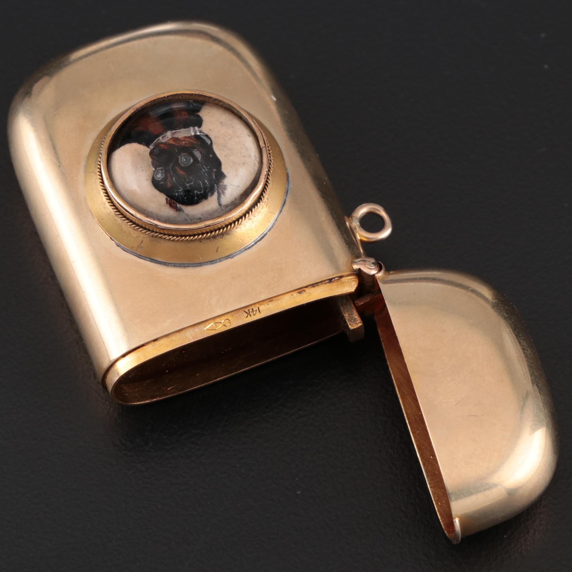 Carter, Gough & Co. 14K Yellow Gold Vesta Case With Chihuahua Cameo