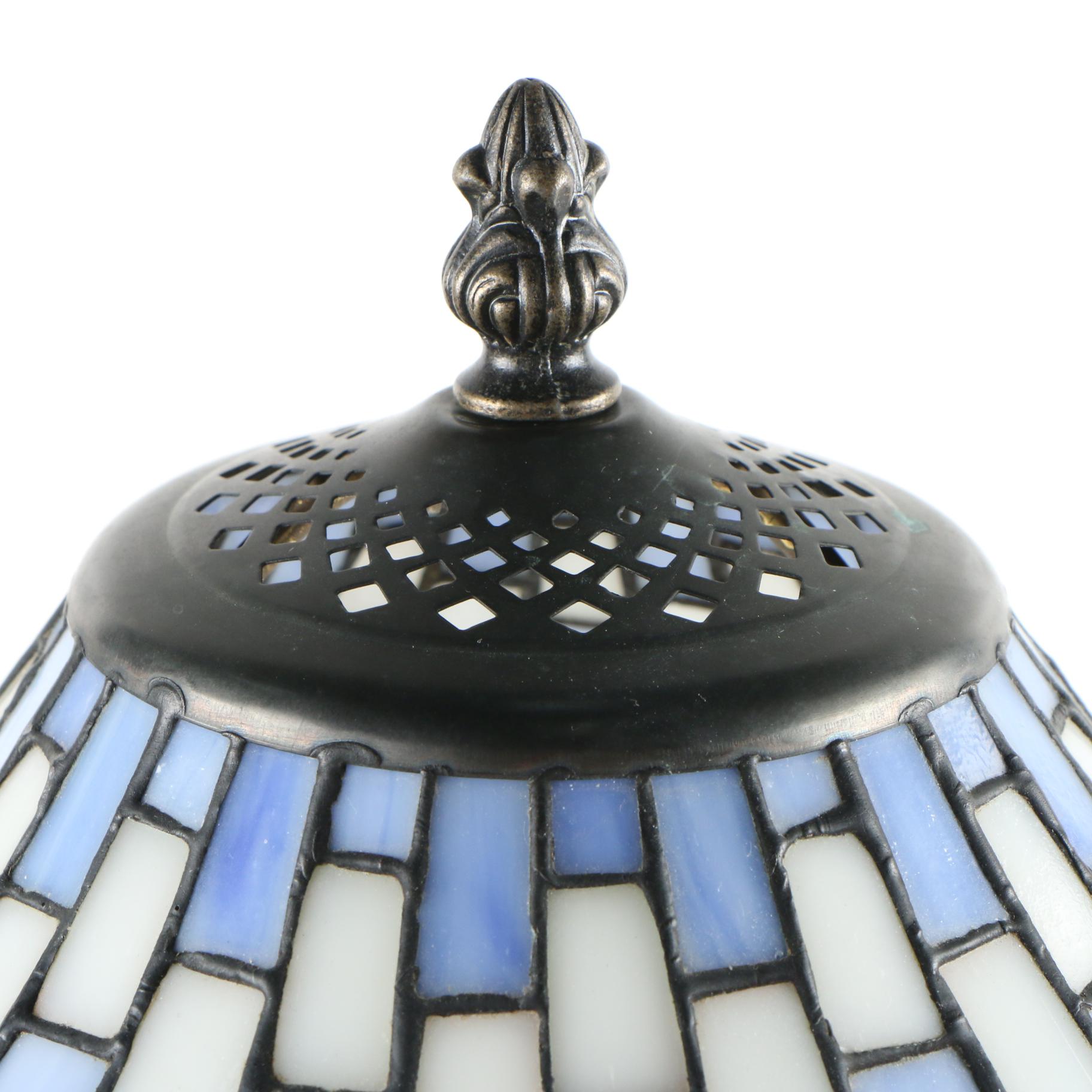 Tiffany Style Stained Glass Table Lamp, Late 20th Century