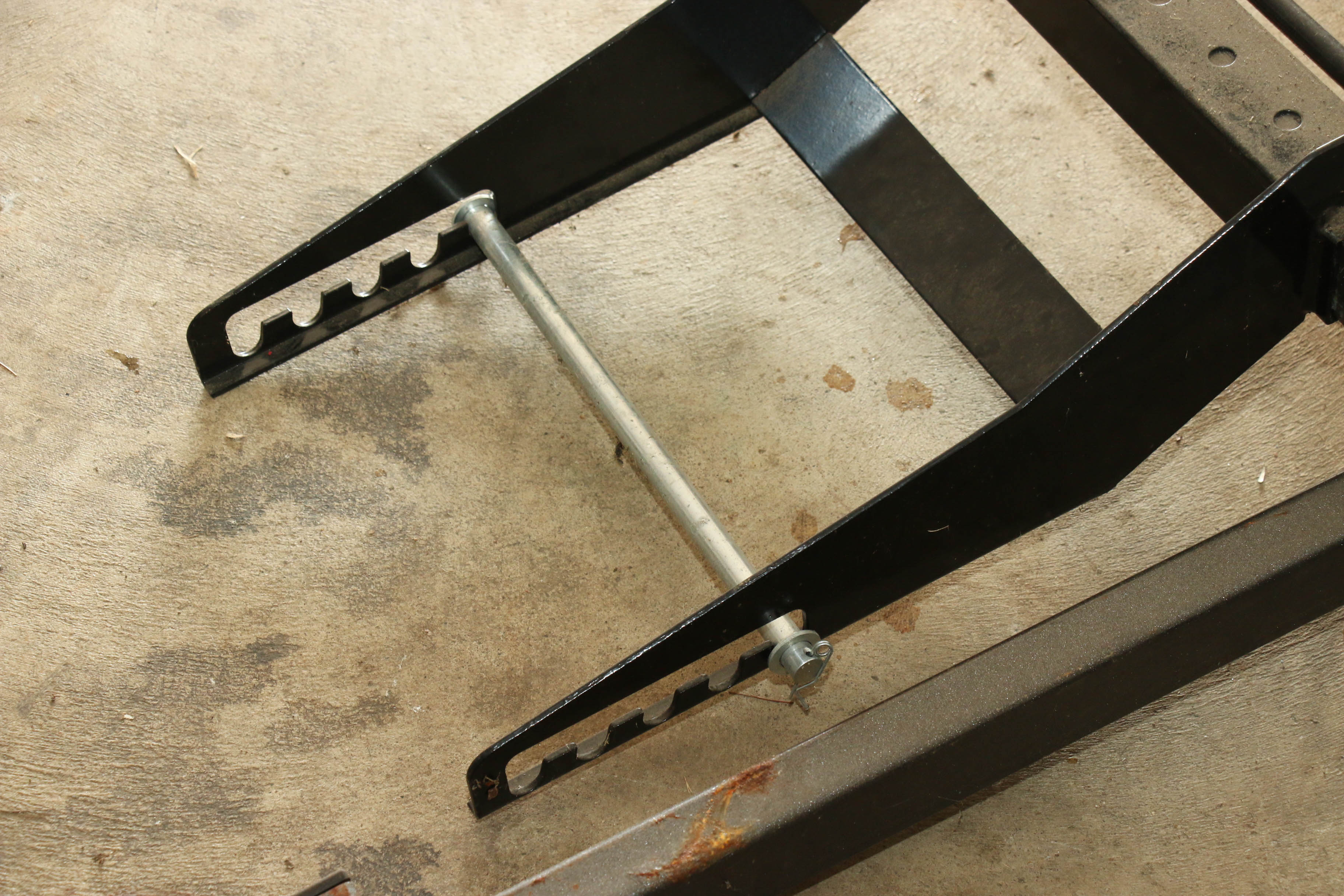 Pittsburgh 300 lb. Capacity High Lift Riding Mower/ATV Jack