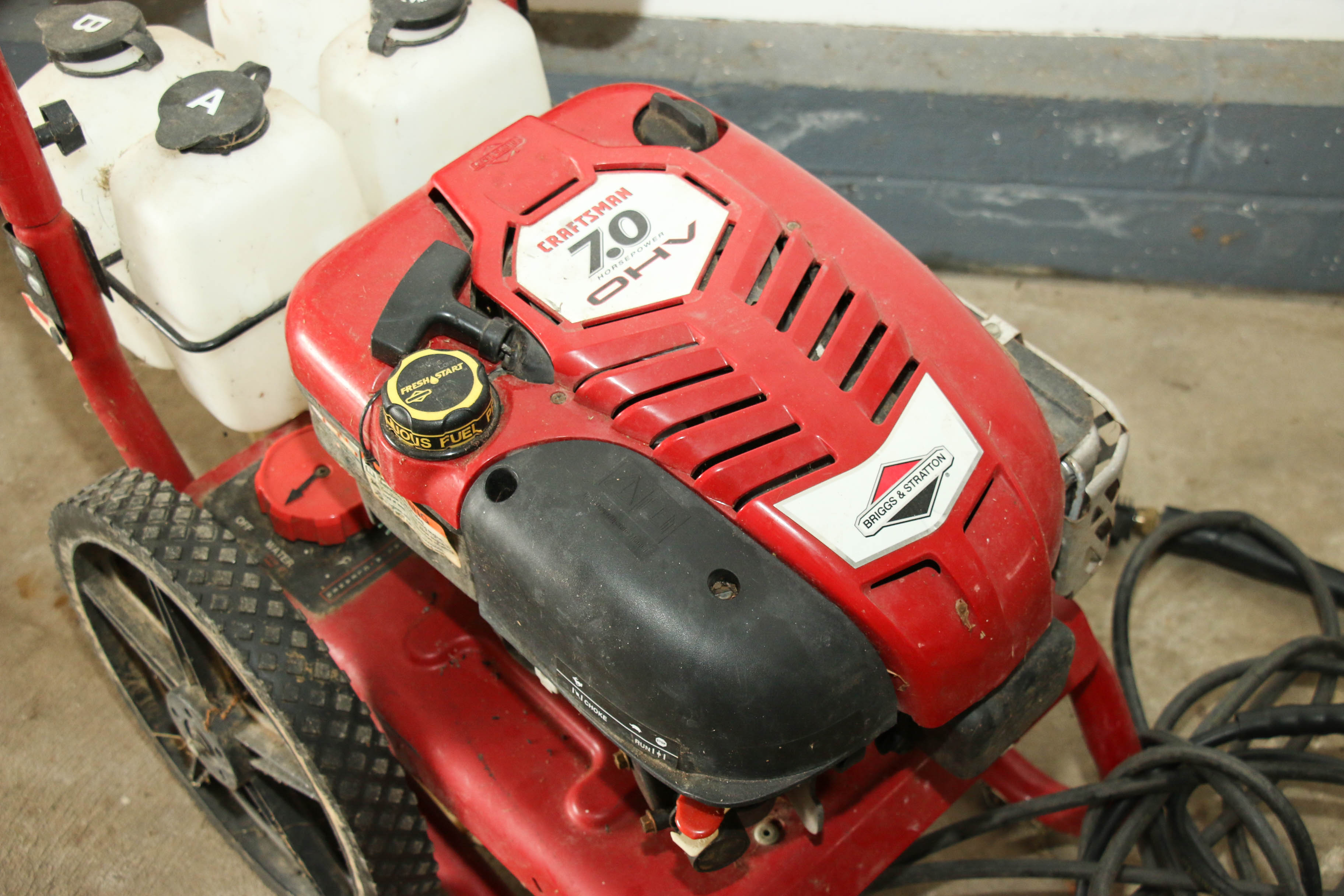 Craftsman 2900 psi Gas Pressure Washer with a Four Tank Cleaning System