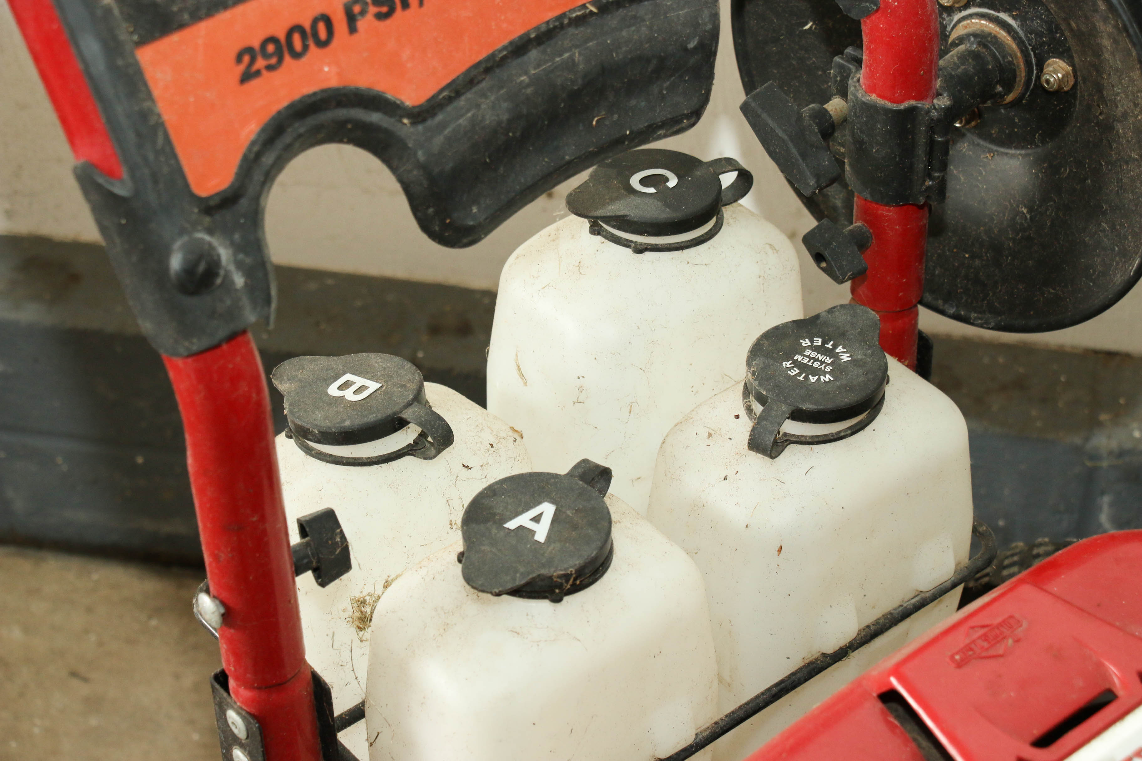 Craftsman 2900 psi Gas Pressure Washer with a Four Tank Cleaning System