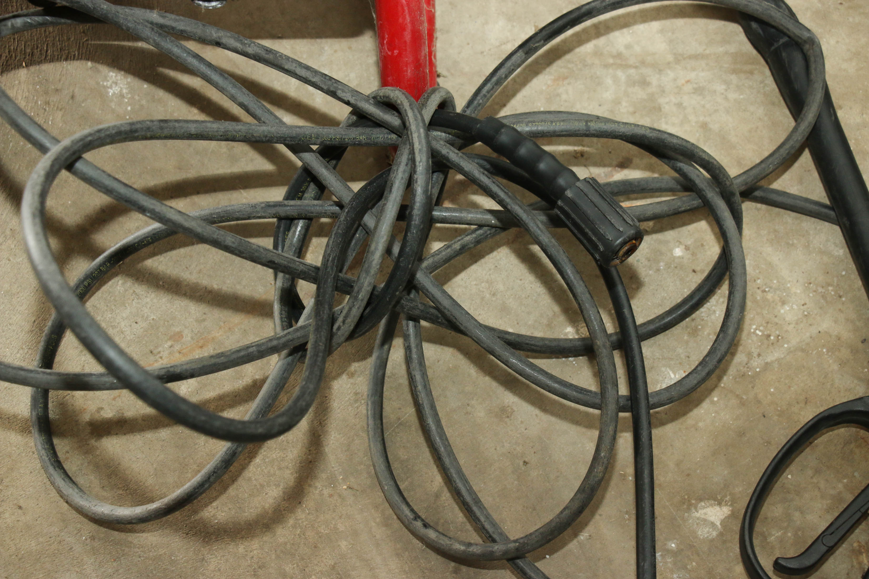 Craftsman 2900 psi Gas Pressure Washer with a Four Tank Cleaning System