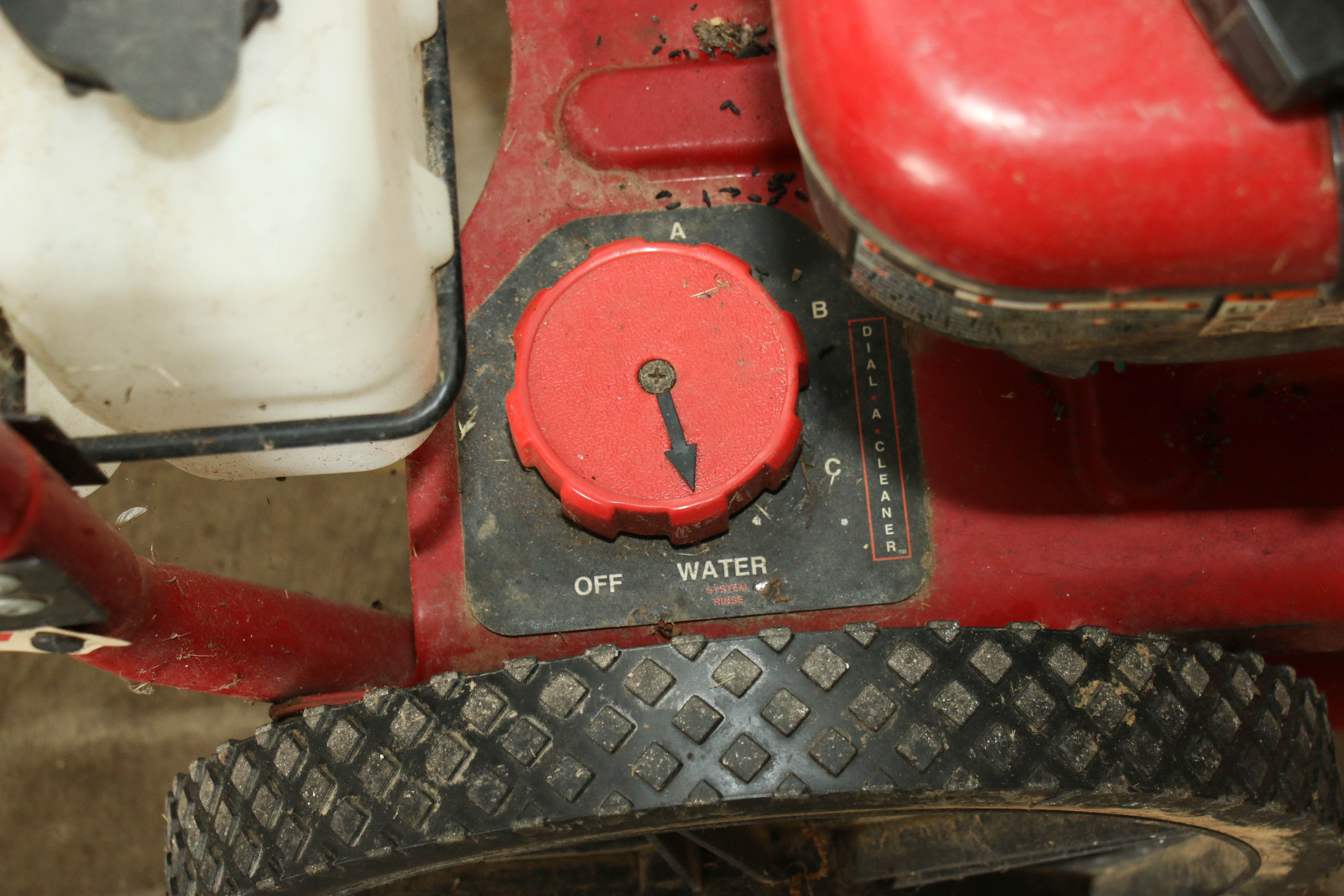 Craftsman 2900 psi Gas Pressure Washer with a Four Tank Cleaning System