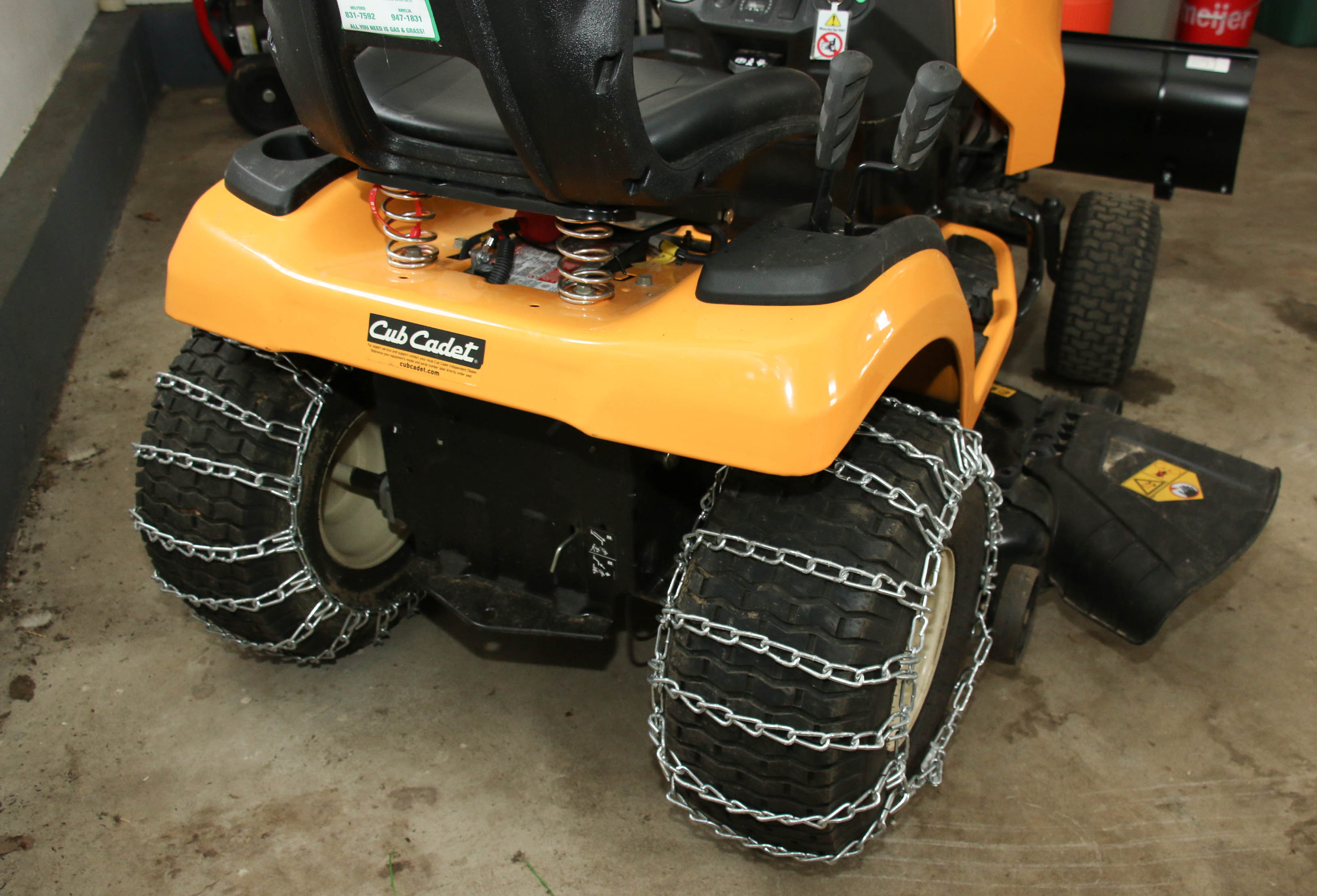 Cub Cadet XT1 Enduro Series LT46 Lawn Tractor with Snow Blade