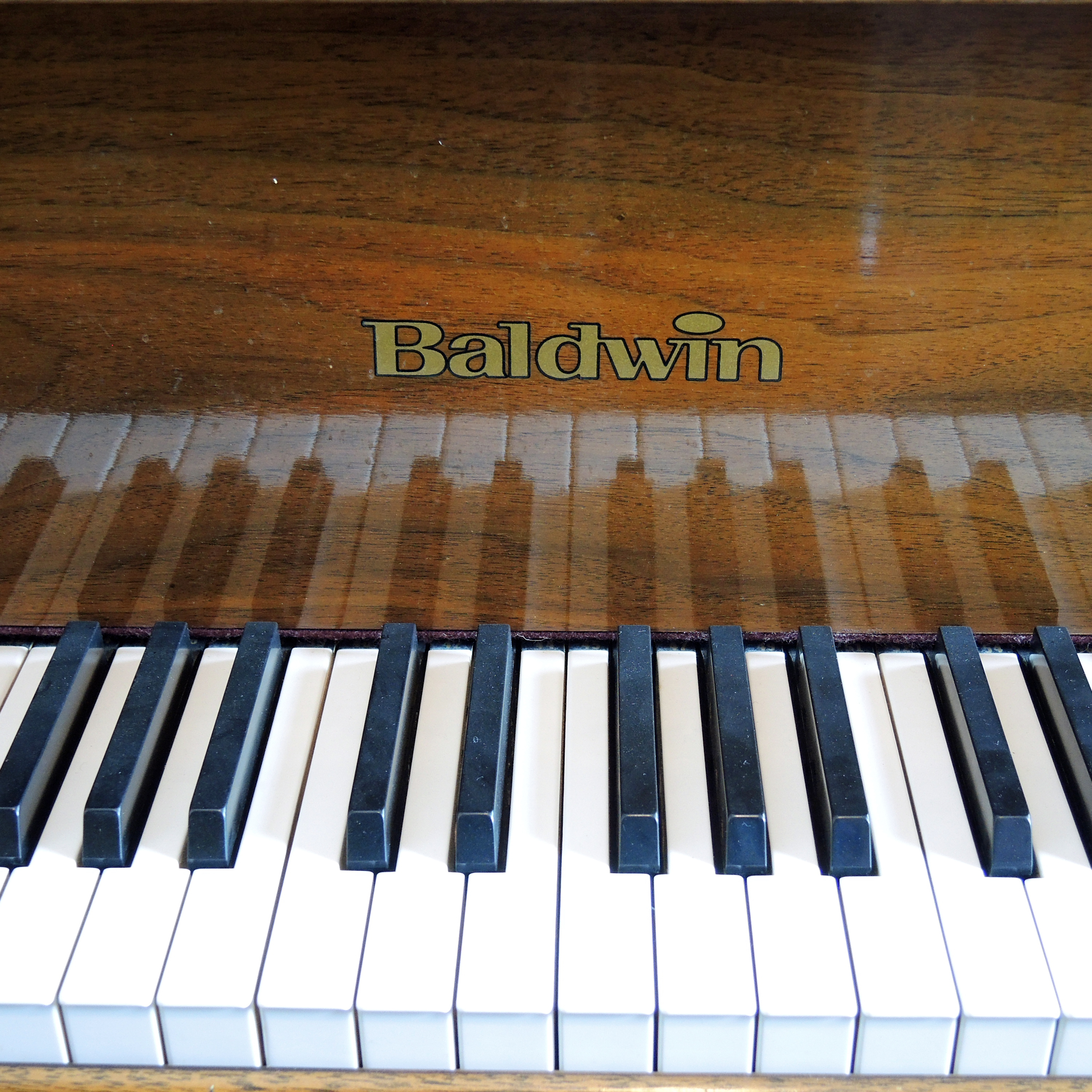 Baldwin "Grand Prix Paris" Baby Grand Piano with Bench