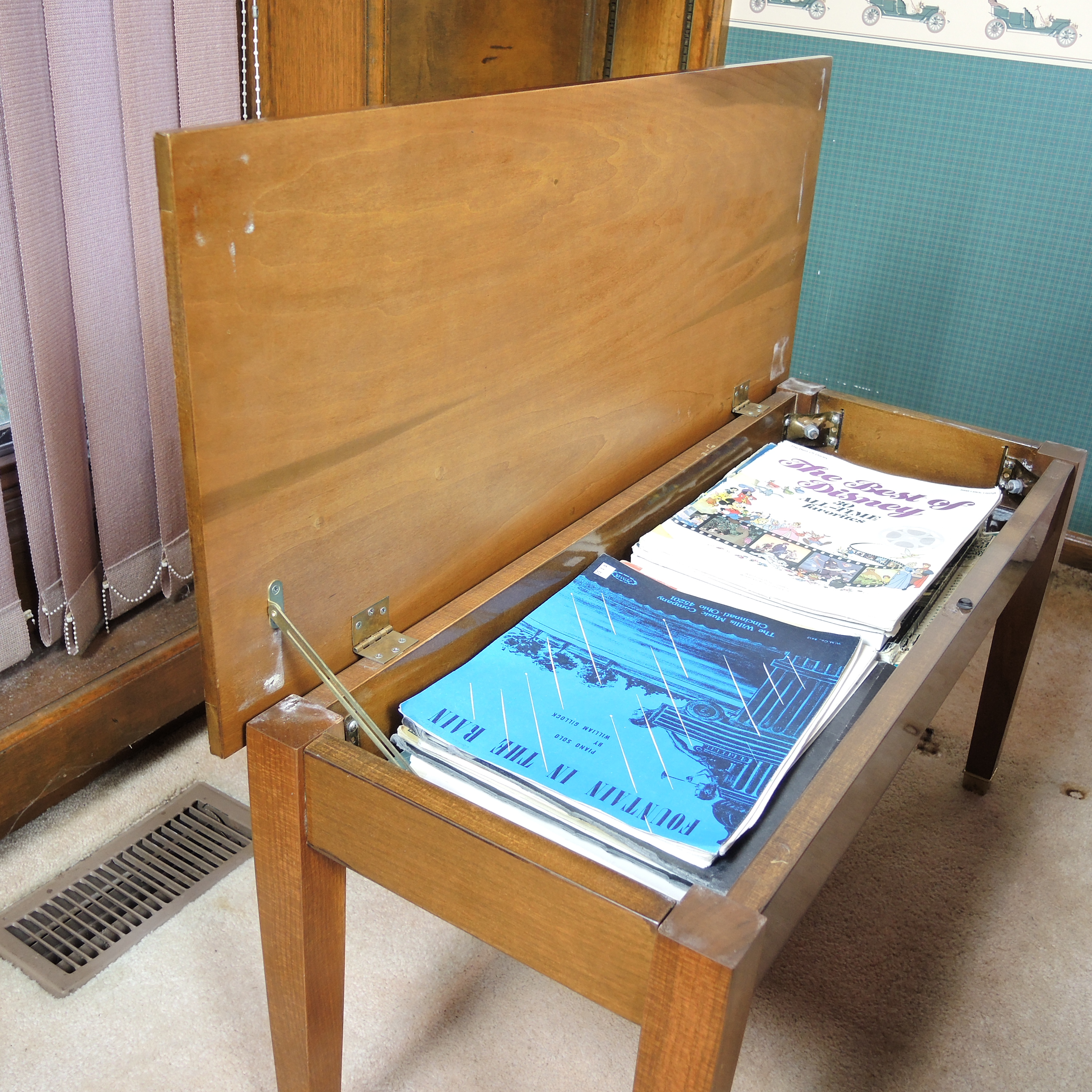 Baldwin "Grand Prix Paris" Baby Grand Piano with Bench