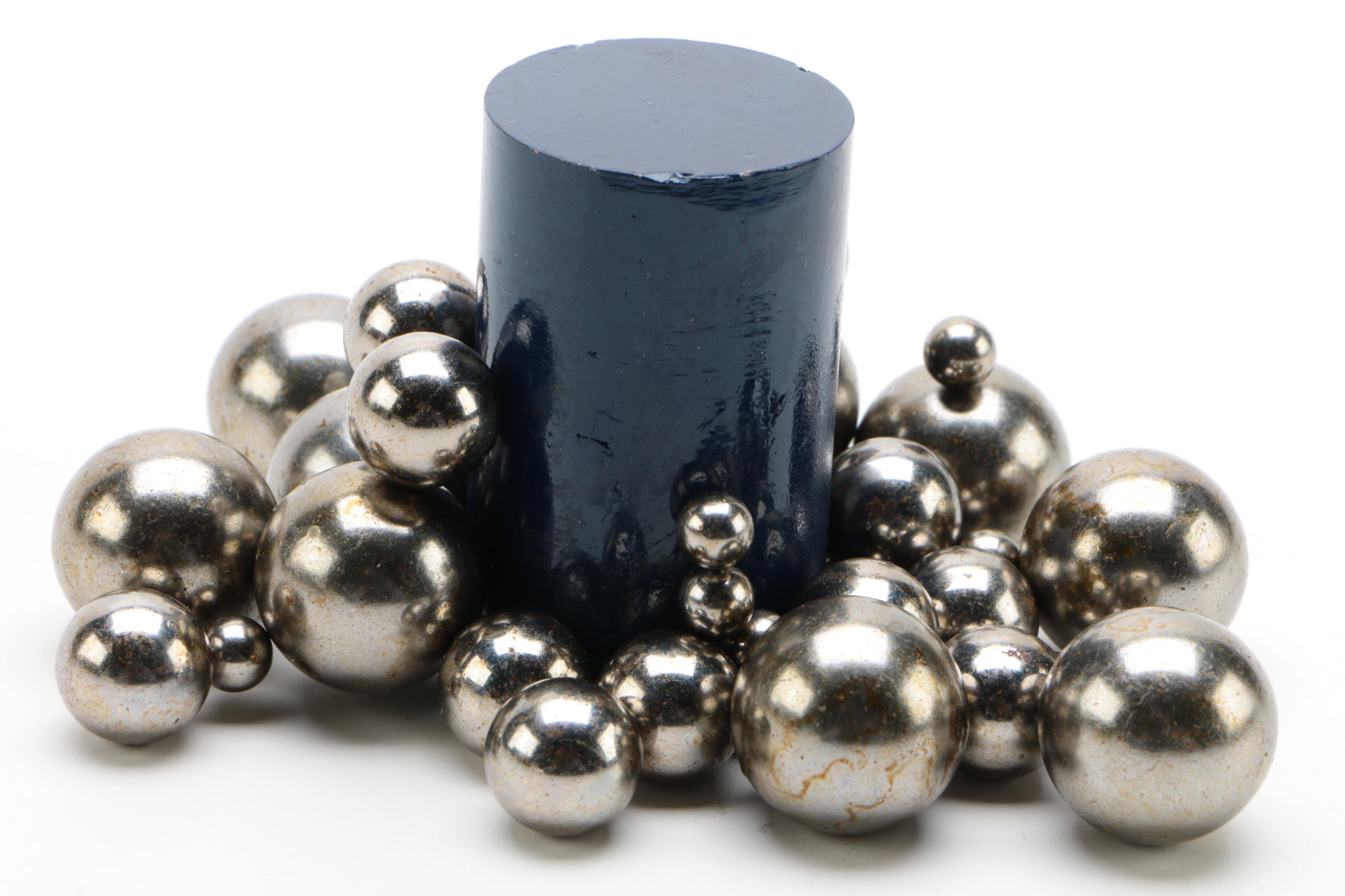 Alice Hutchins Magnetic Sculpture "Nebula", 1971