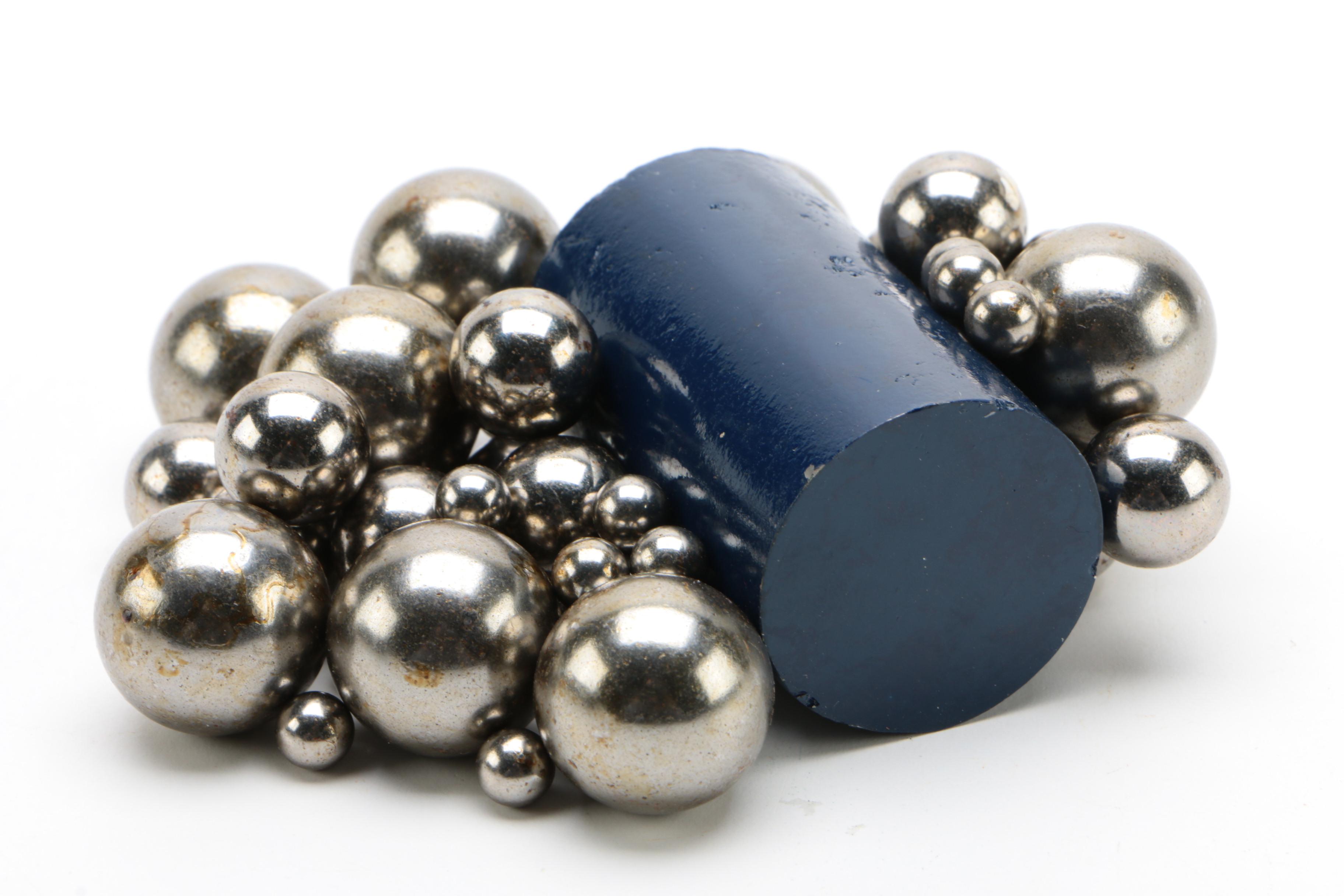 Alice Hutchins Magnetic Sculpture "Nebula", 1971