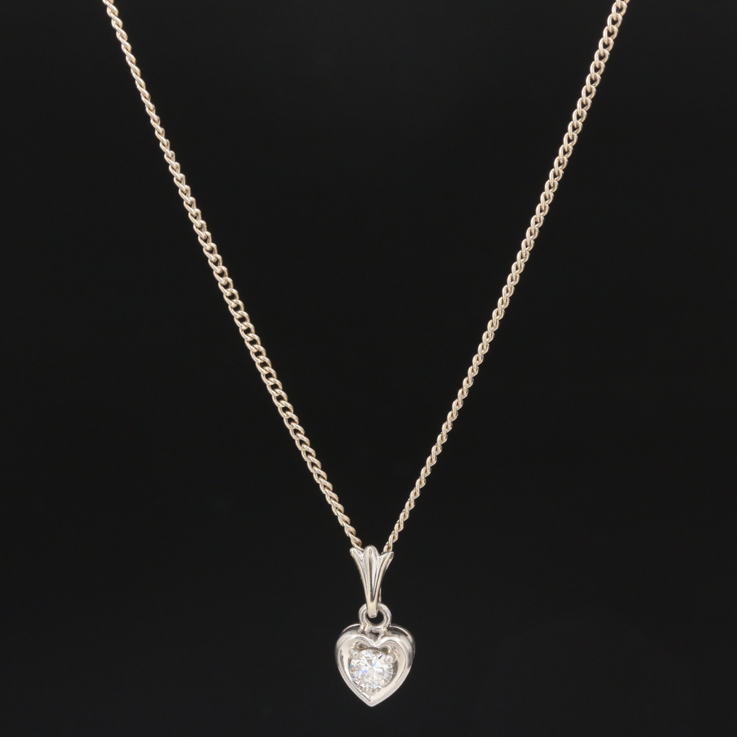 14K White Gold Diamond Heart Pendant Necklace