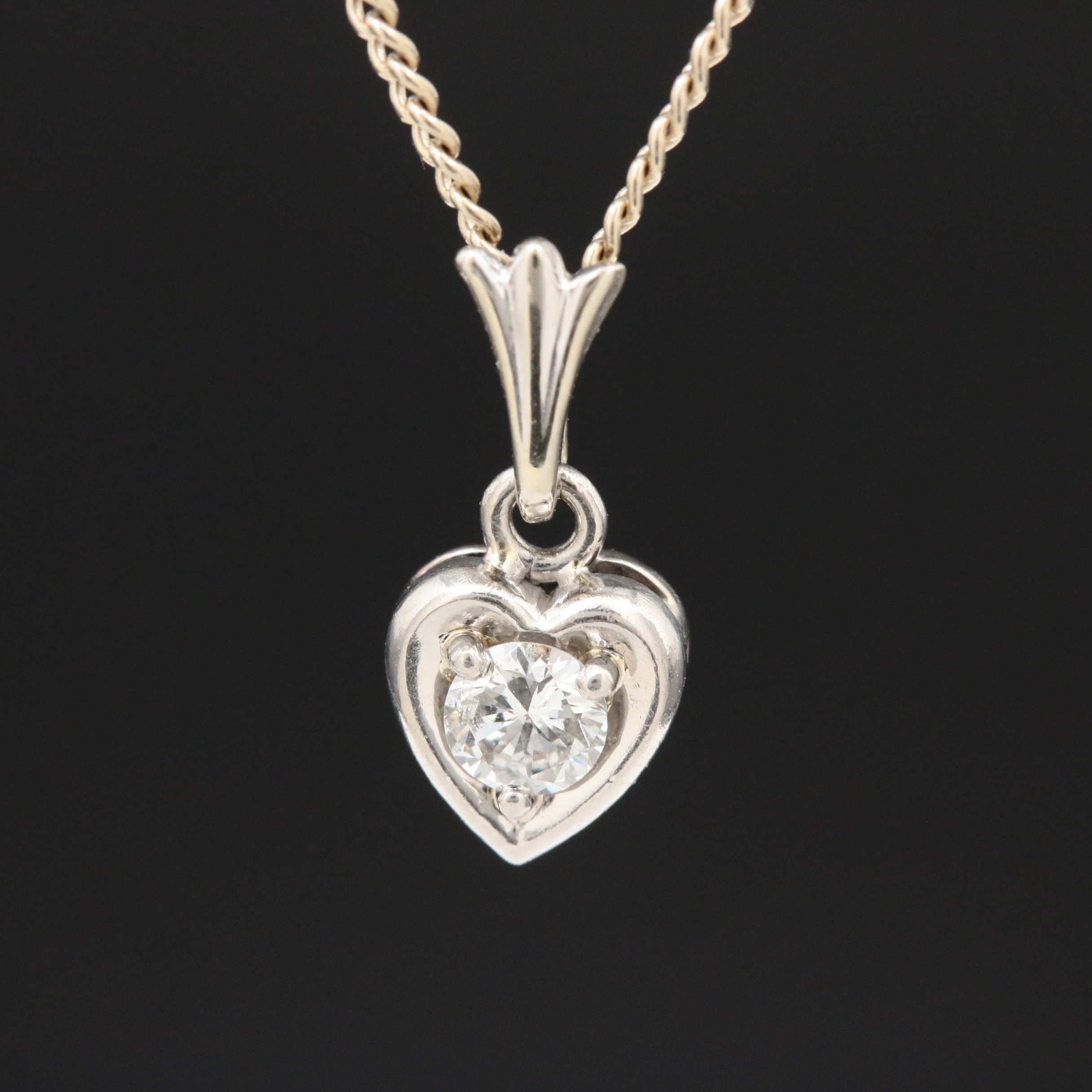 14K White Gold Diamond Heart Pendant Necklace