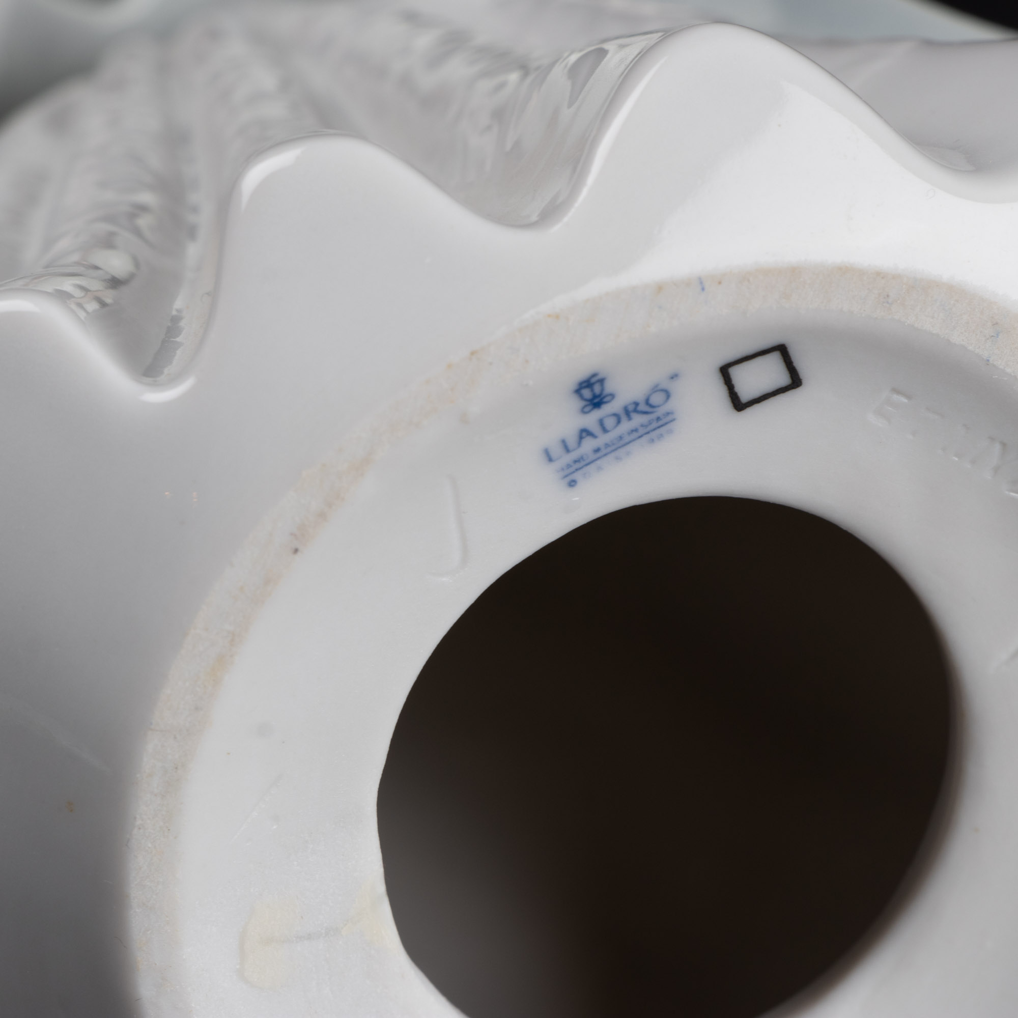 Lladró "Angel Navidad Cantante" Porcelain Tree Topper Figurine, 1990