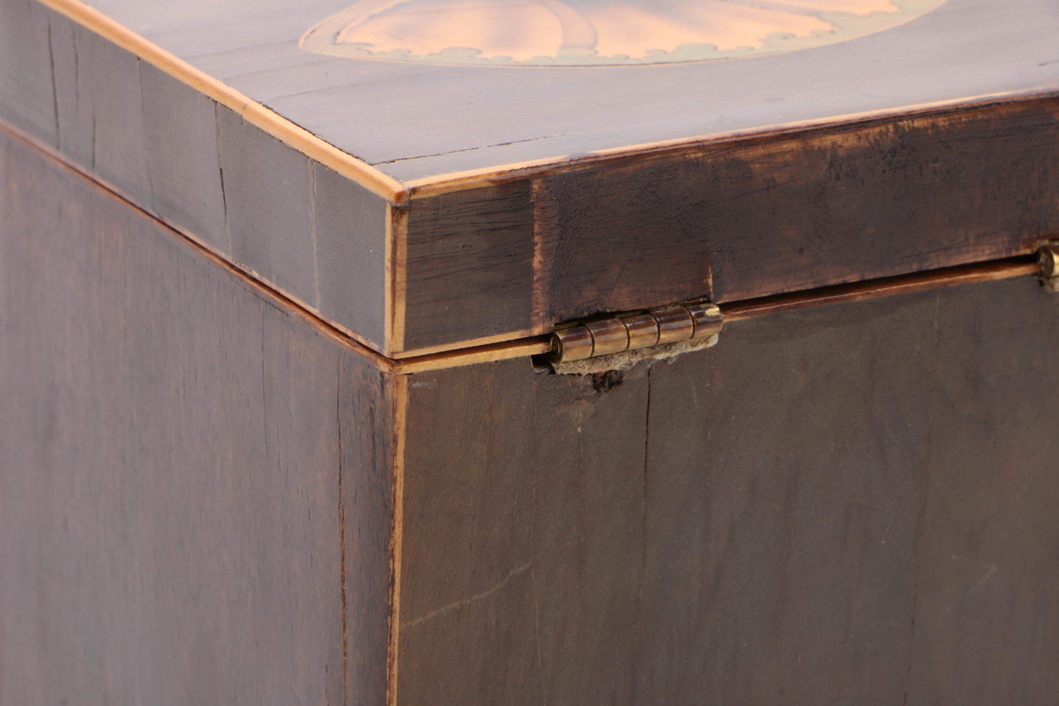 Mahogany Tea Caddy with Shell Inlay, 19th Century