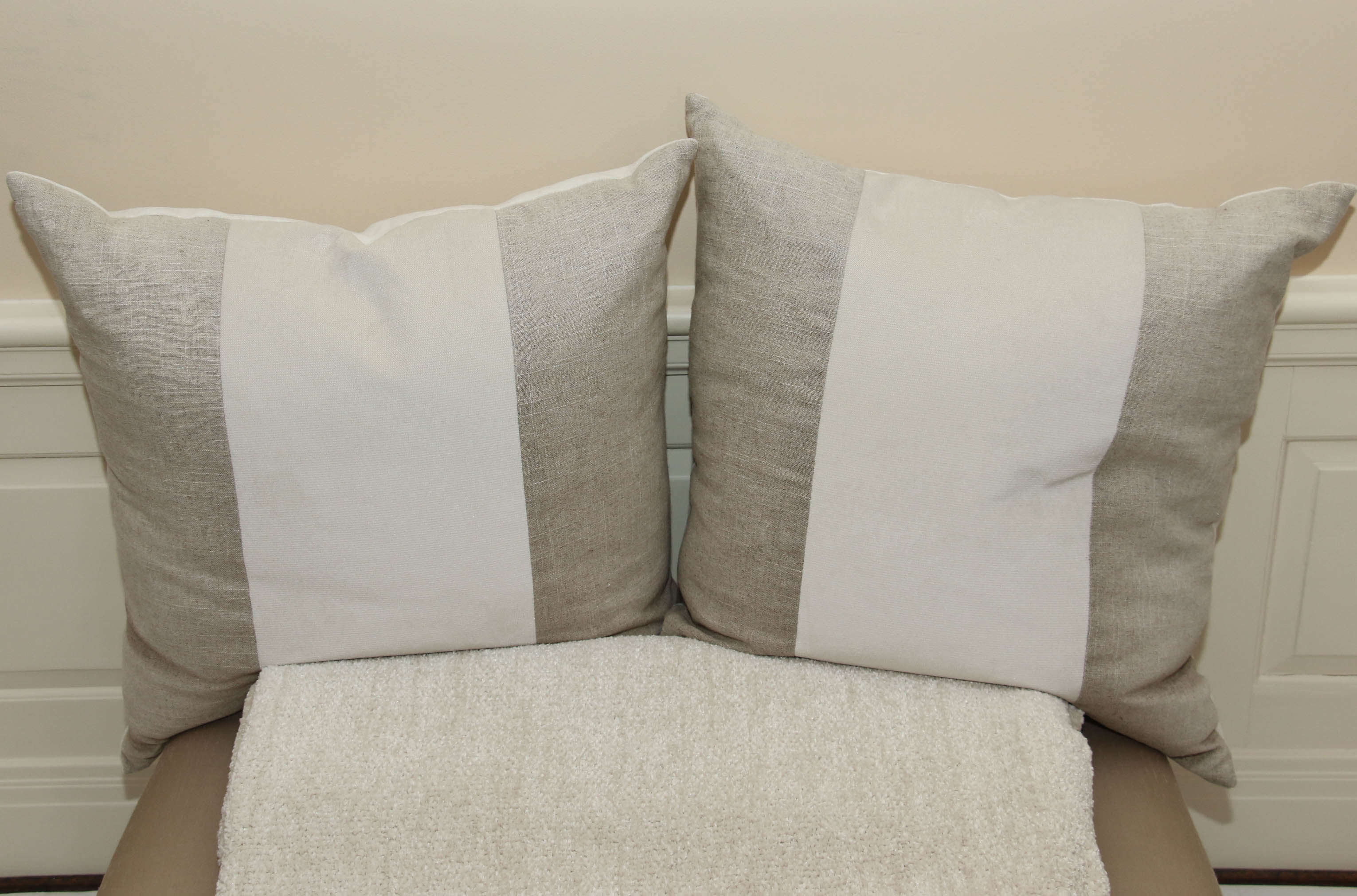 Tufted Upholstered Bench, Decorative Pillows and Throw Blankets