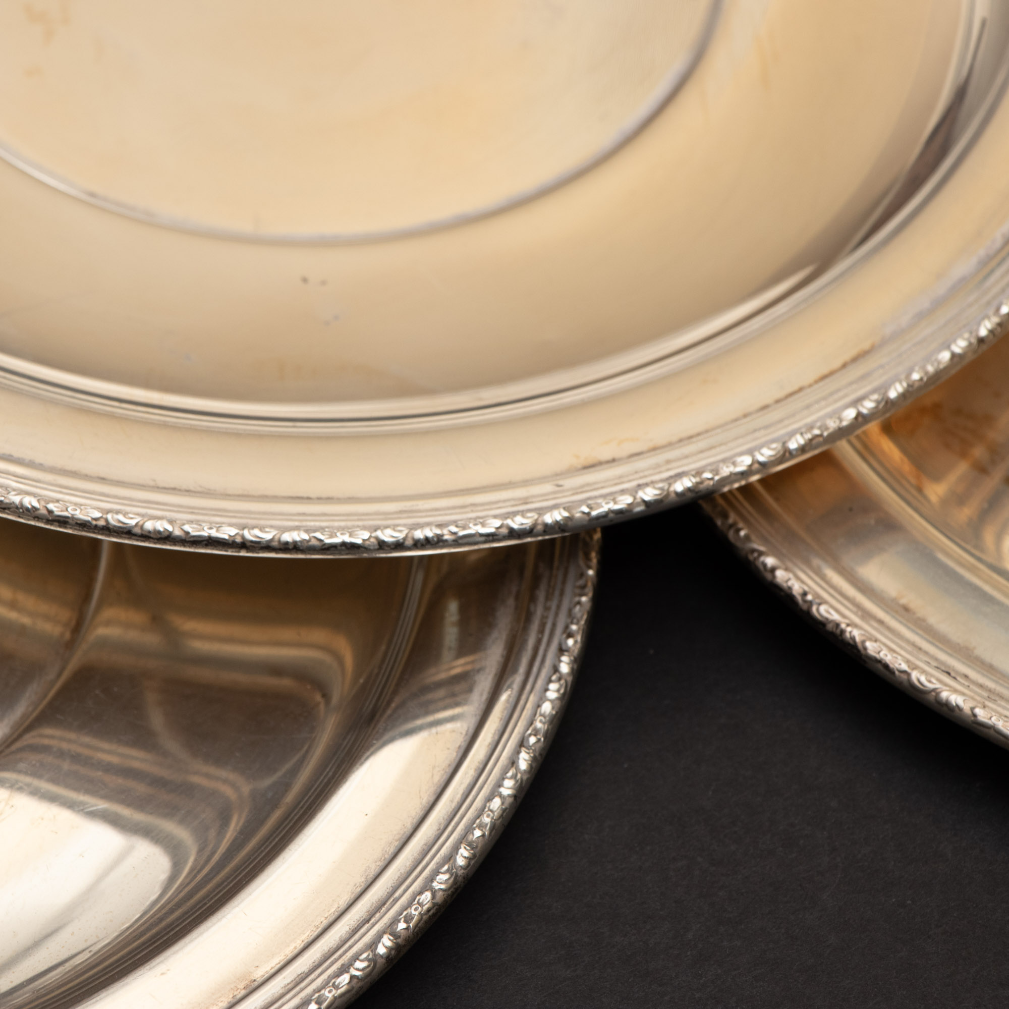 Lunt Sterling Silver "William & Mary"  Plates, Early to Mid 20th Century