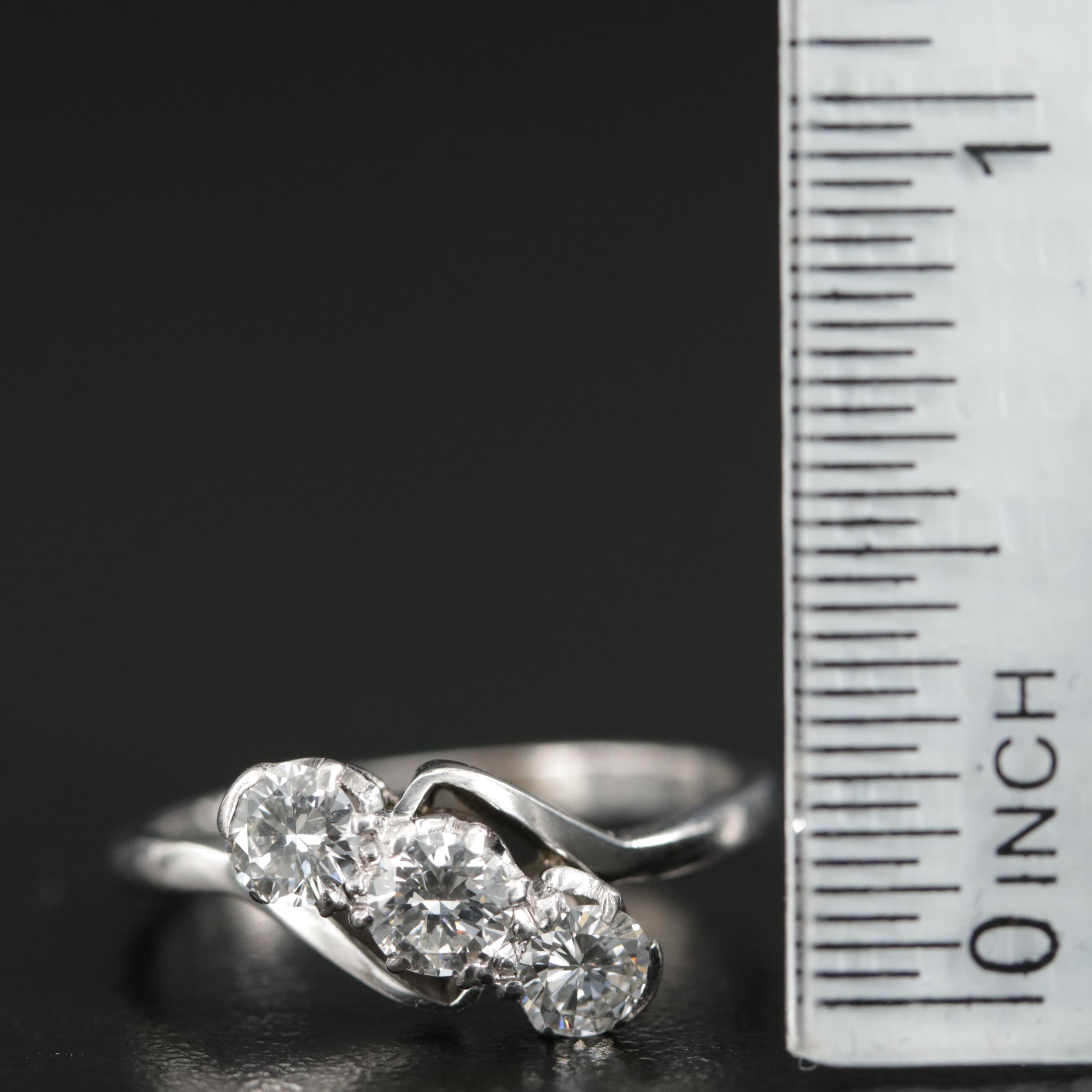 18K White Gold Diamond Ring