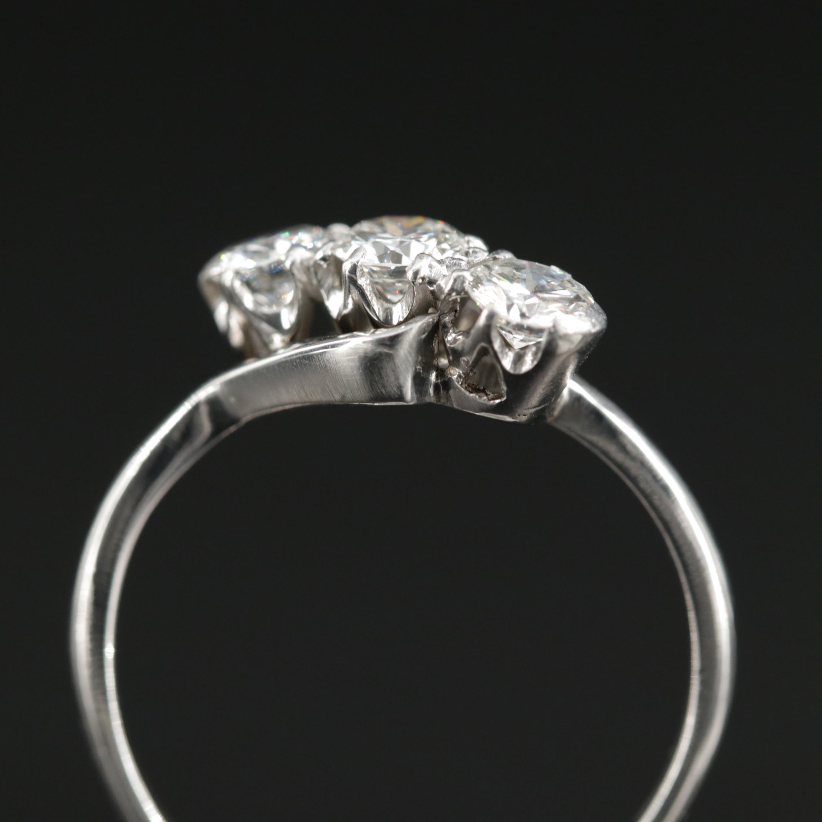 18K White Gold Diamond Ring