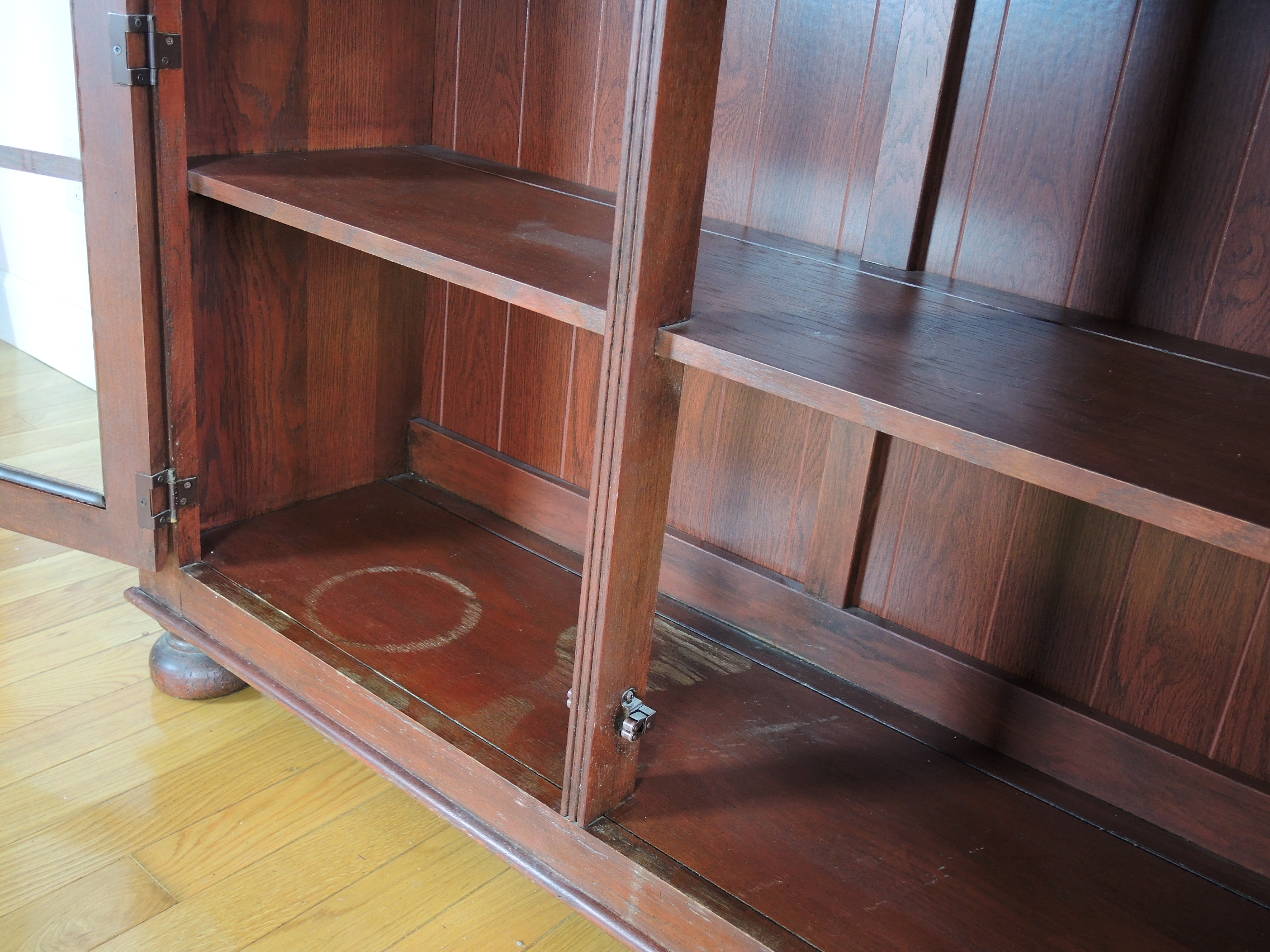 Broyhill "Attic Heirlooms" China Cabinet in Rustic Oak Finish
