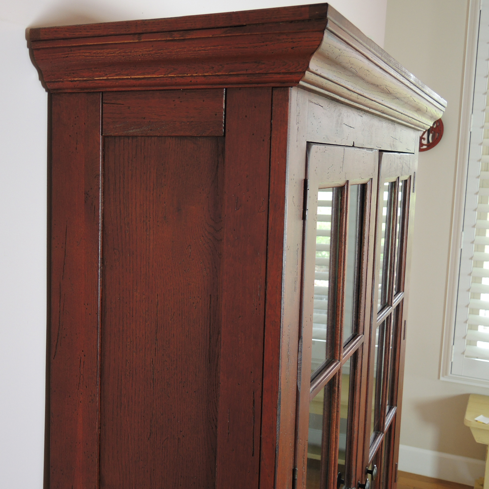 Broyhill "Attic Heirlooms" China Cabinet in Rustic Oak Finish