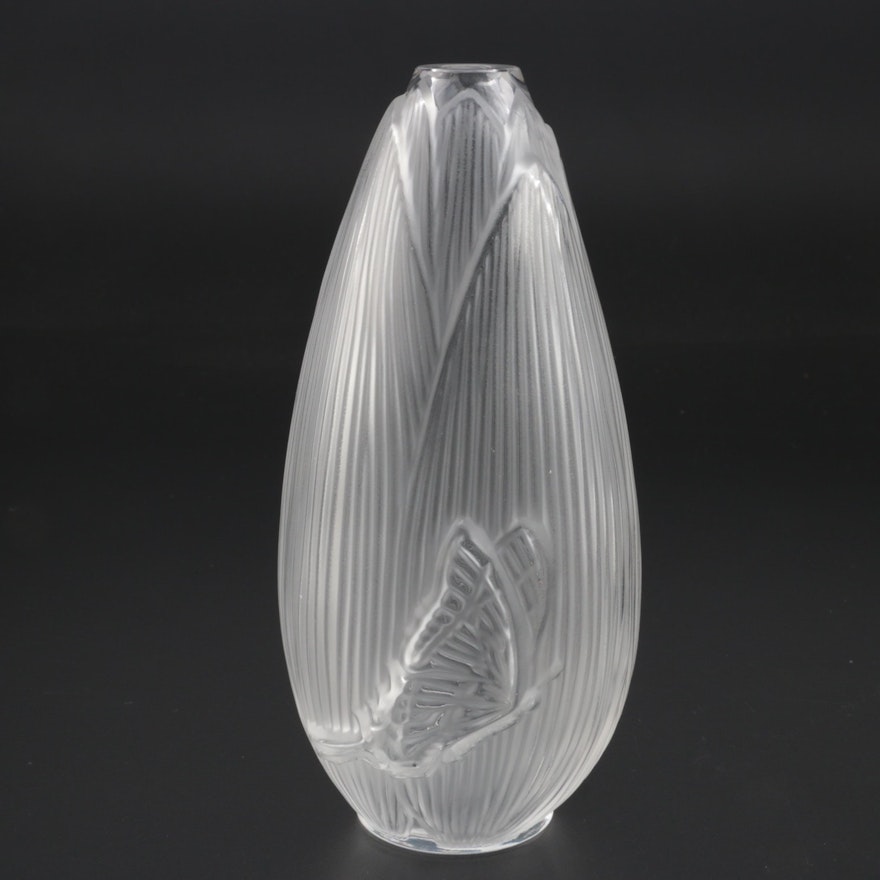Lalique "Coeur de Fleur" Frosted Crystal Vase