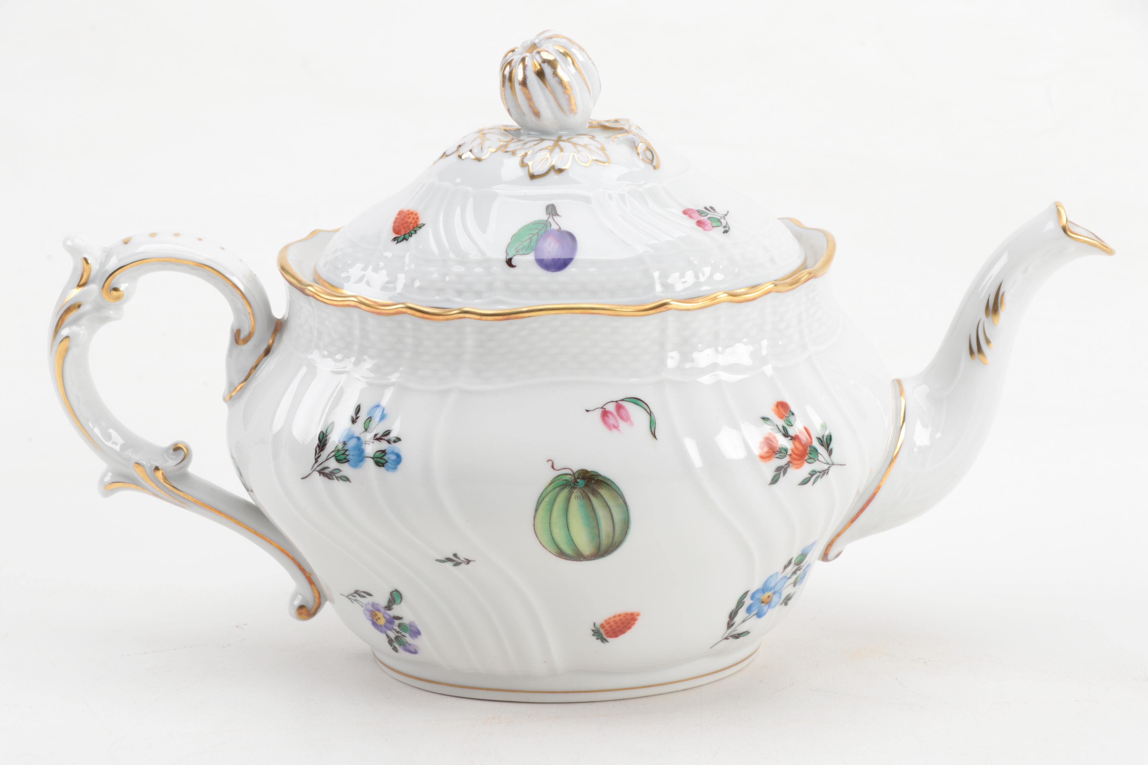 Richard Ginori "Perugia" and "Italian Fruits" Porcelain Tureen and Tea Ware