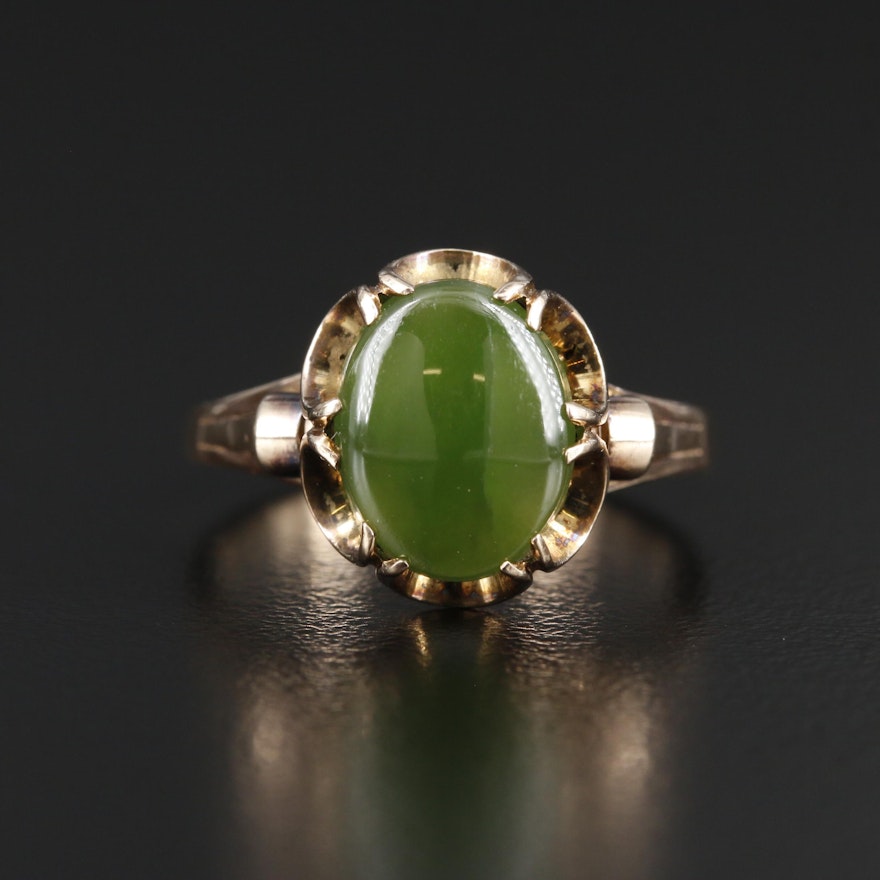 Vintage 9K Yellow Gold Oval Nephrite Cabochon Ring
