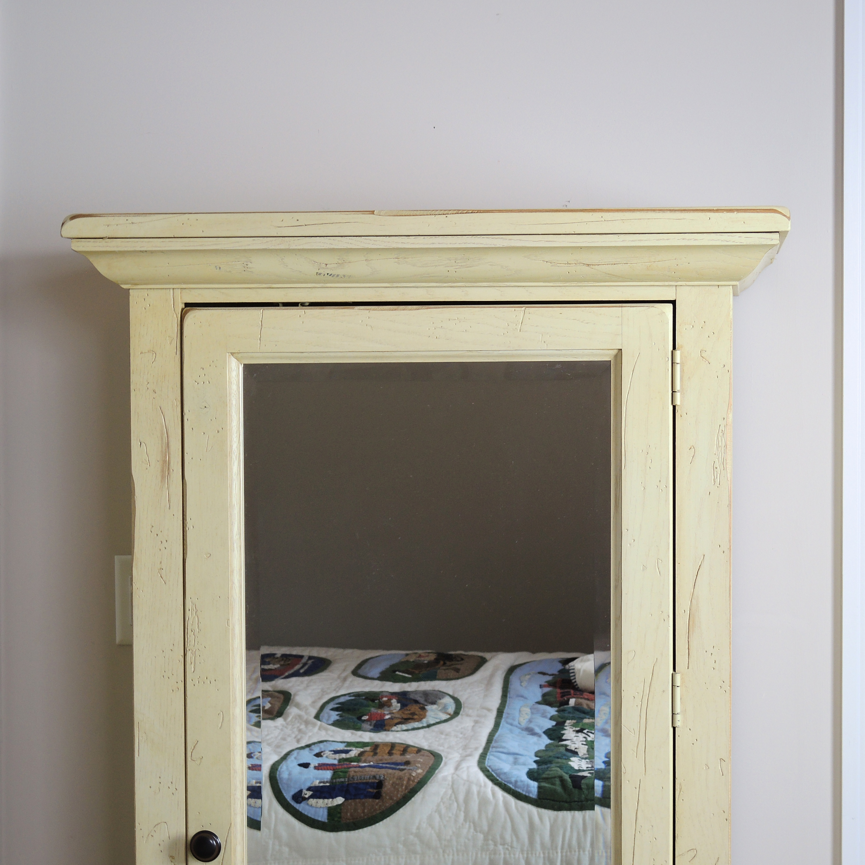 Broyhill "Attic Heirlooms" Mirrored Cabinet in Whitewash Finish