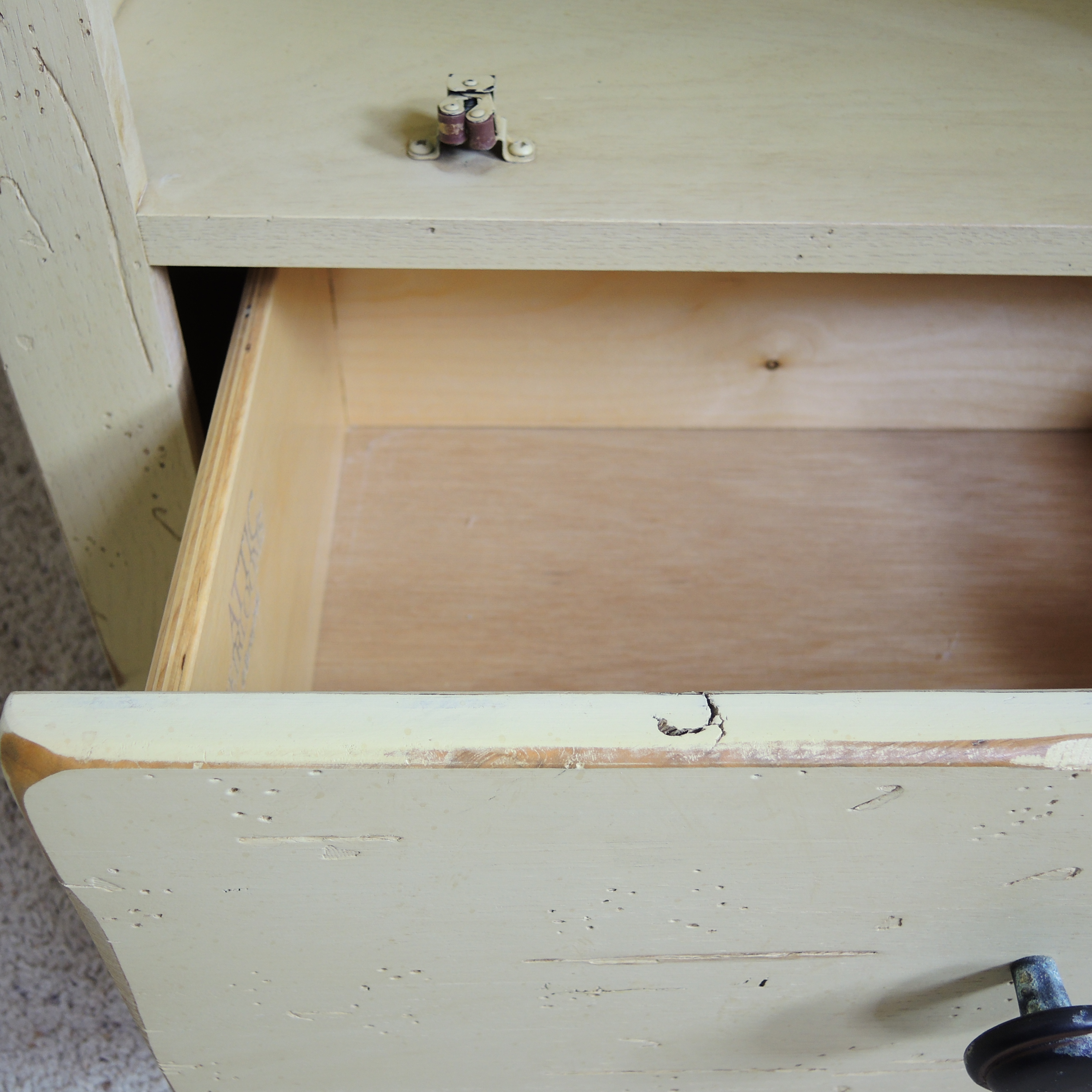 Broyhill "Attic Heirlooms" Mirrored Cabinet in Whitewash Finish