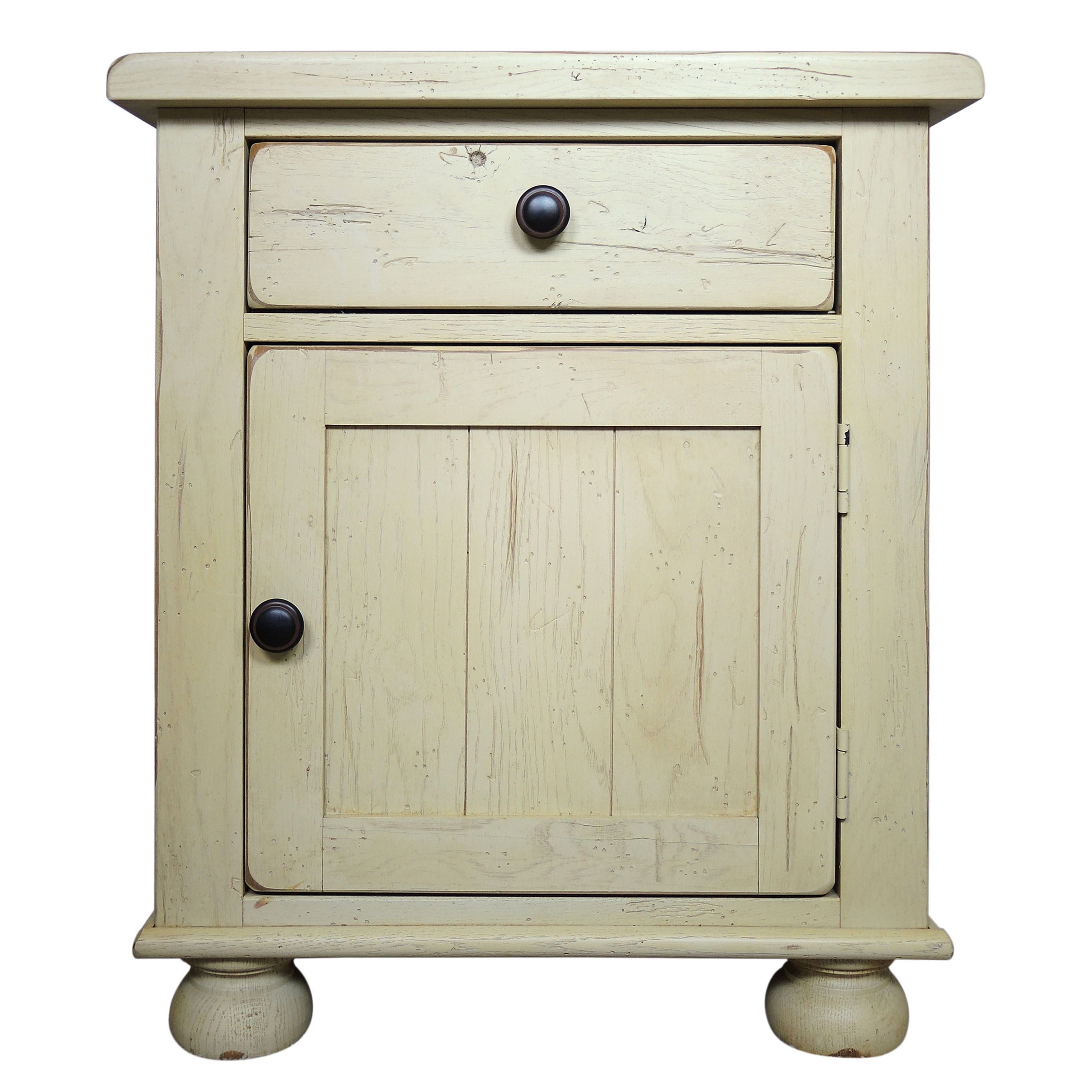 Broyhill "Attic Heirlooms" Full-Size Sleigh Bed and Nightstand in Whitewash