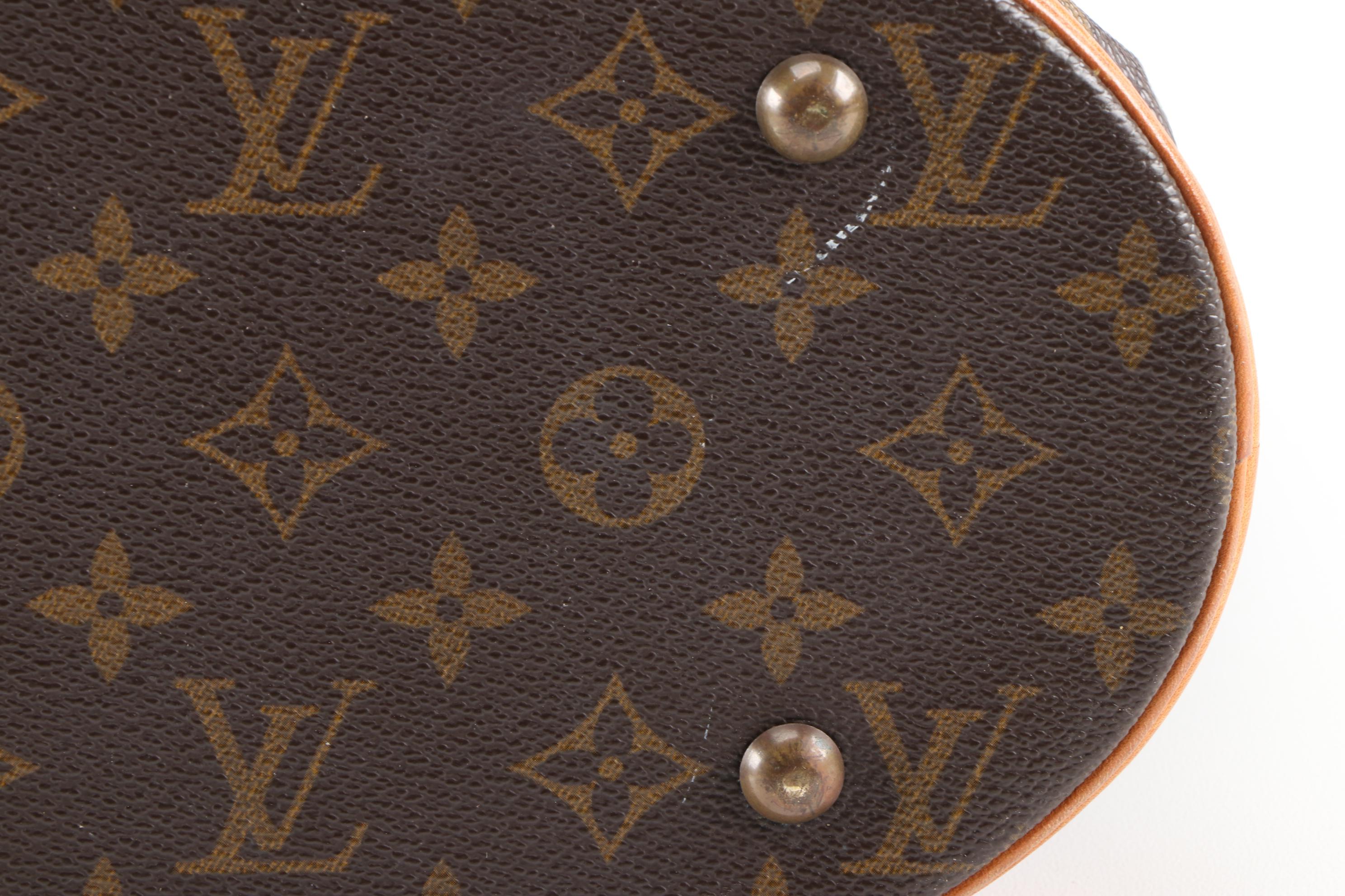 Louis Vuitton Bucket Bag in Monogram Canvas and Leather