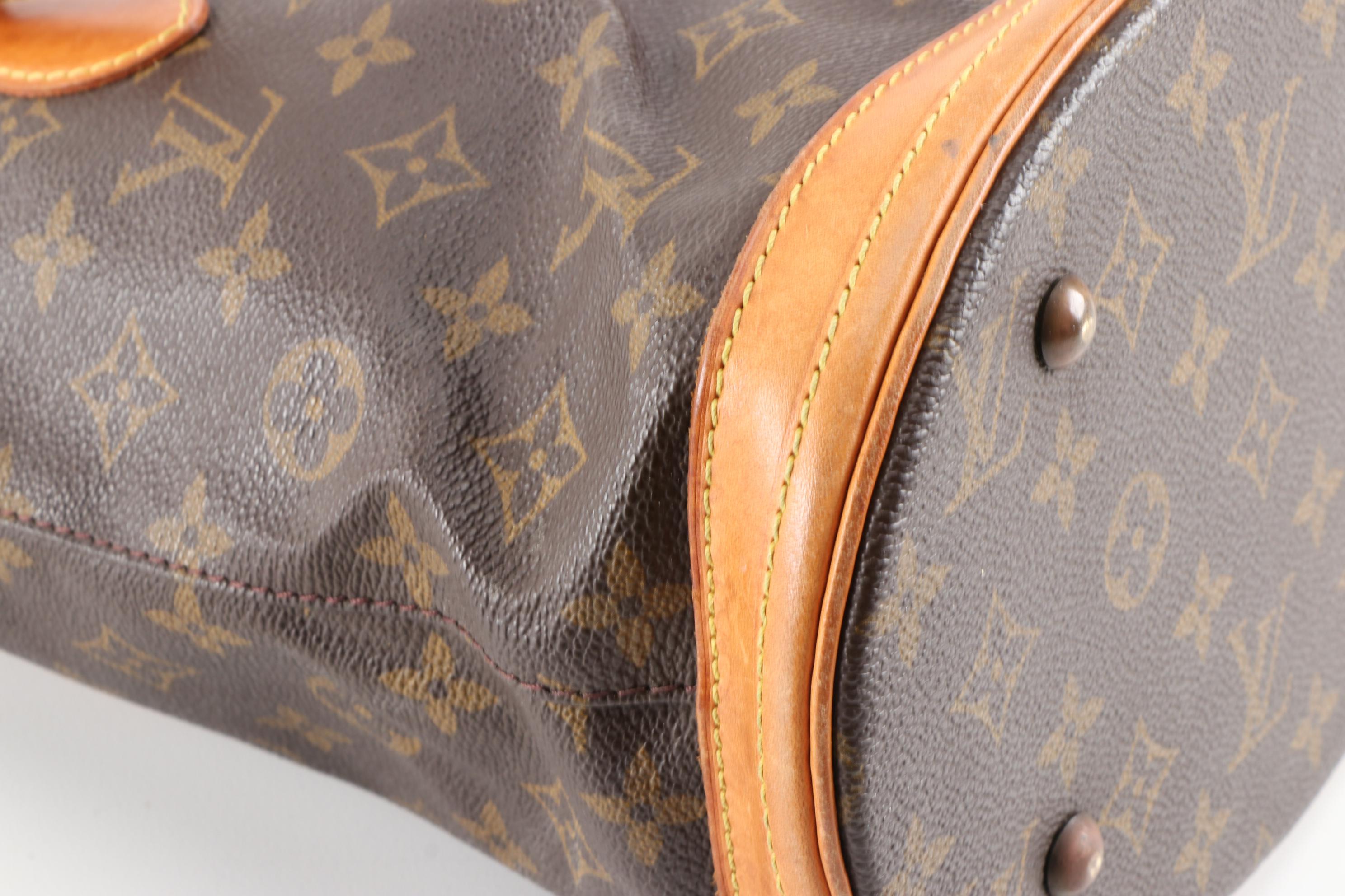Louis Vuitton Bucket Bag in Monogram Canvas and Leather