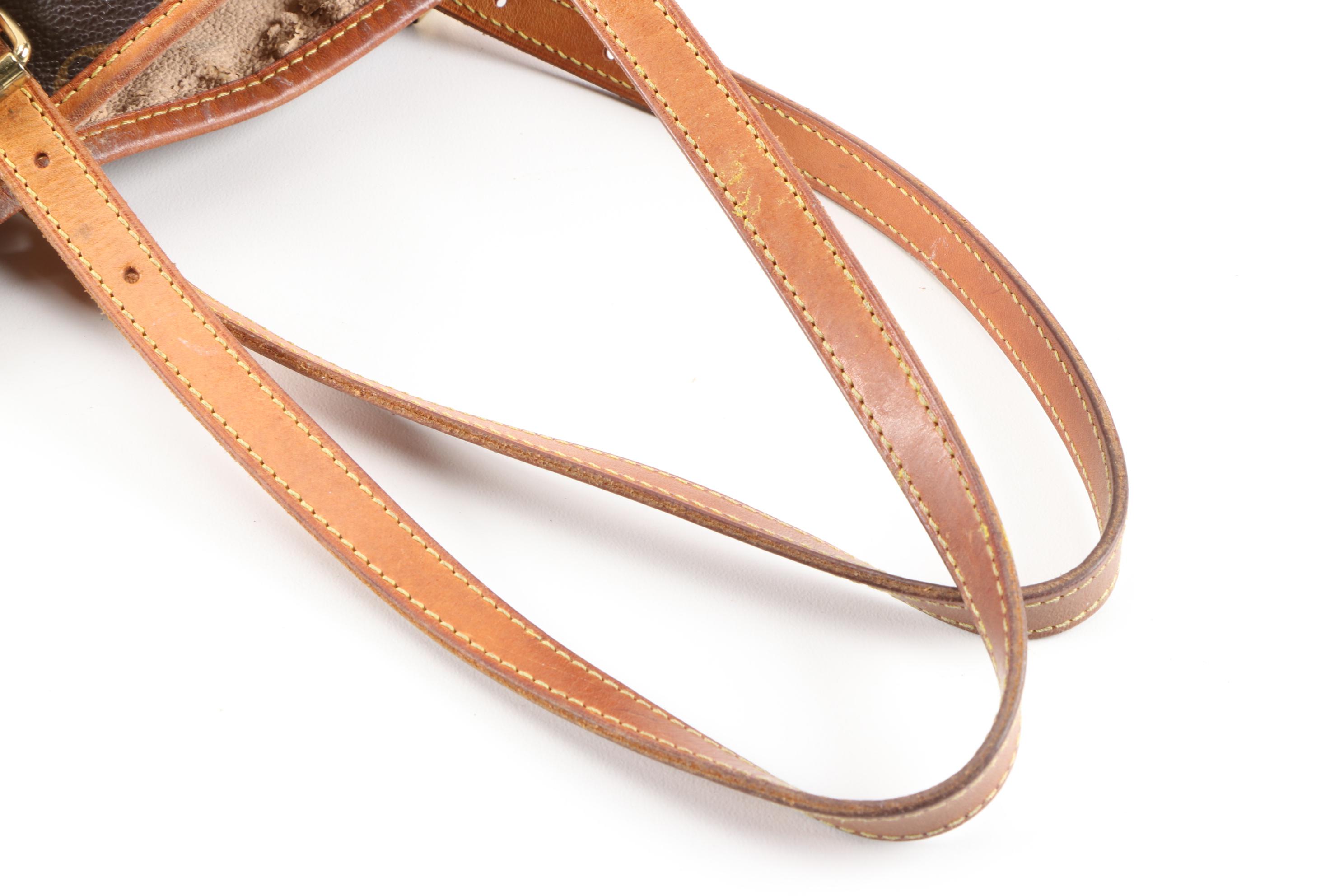 Louis Vuitton Bucket Bag in Monogram Canvas and Leather