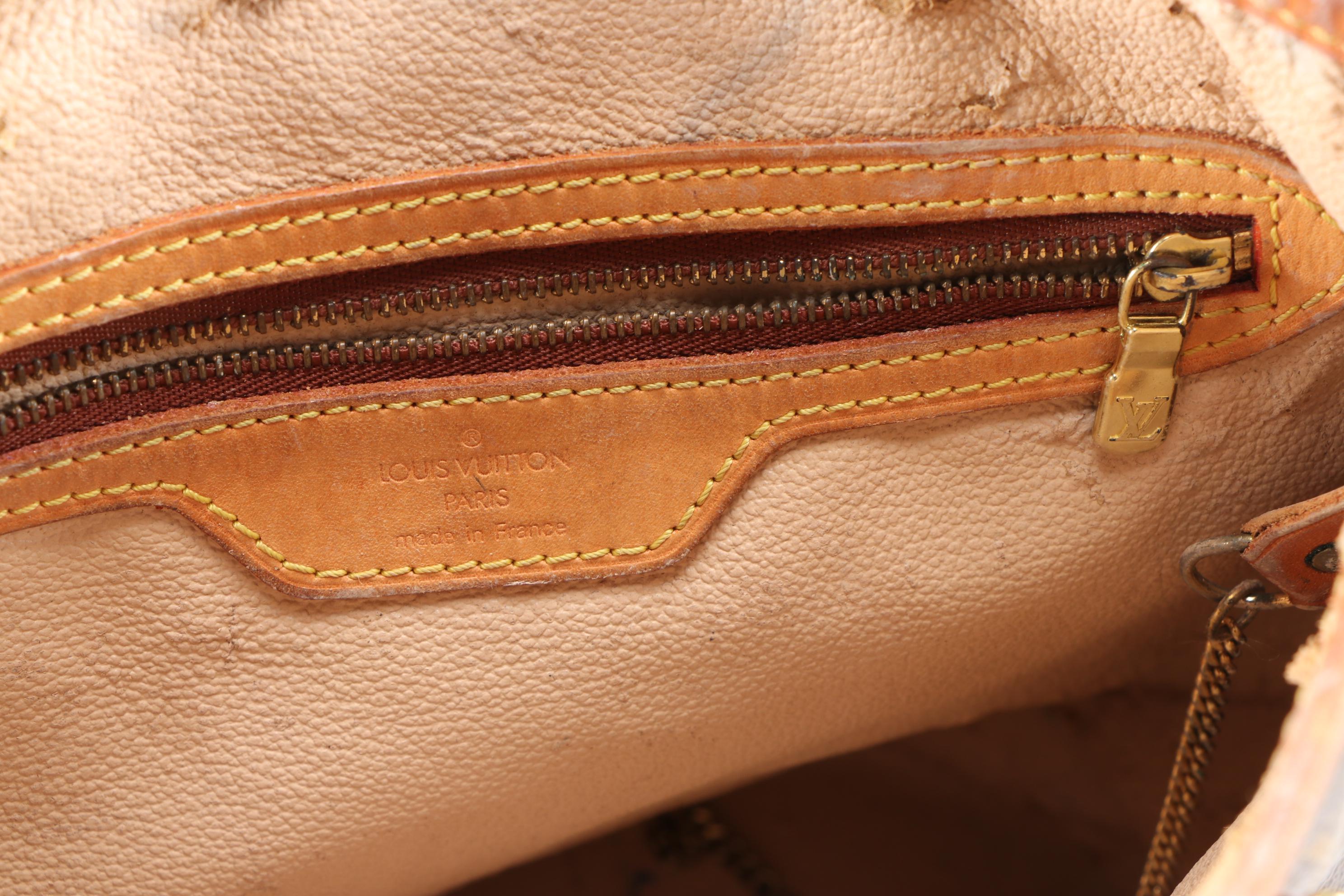 Louis Vuitton Bucket Bag in Monogram Canvas and Leather